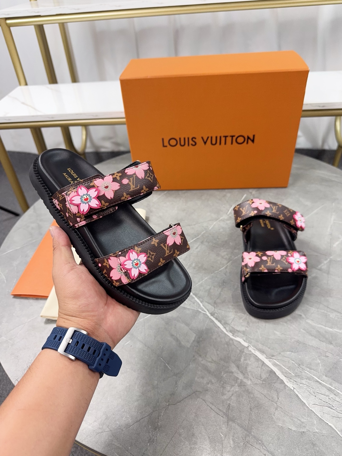 Louis Vuitton Women's Sandal, Lightweight & Comfortable Beach or Pool Slides 5 i1744871531146 40 0 3