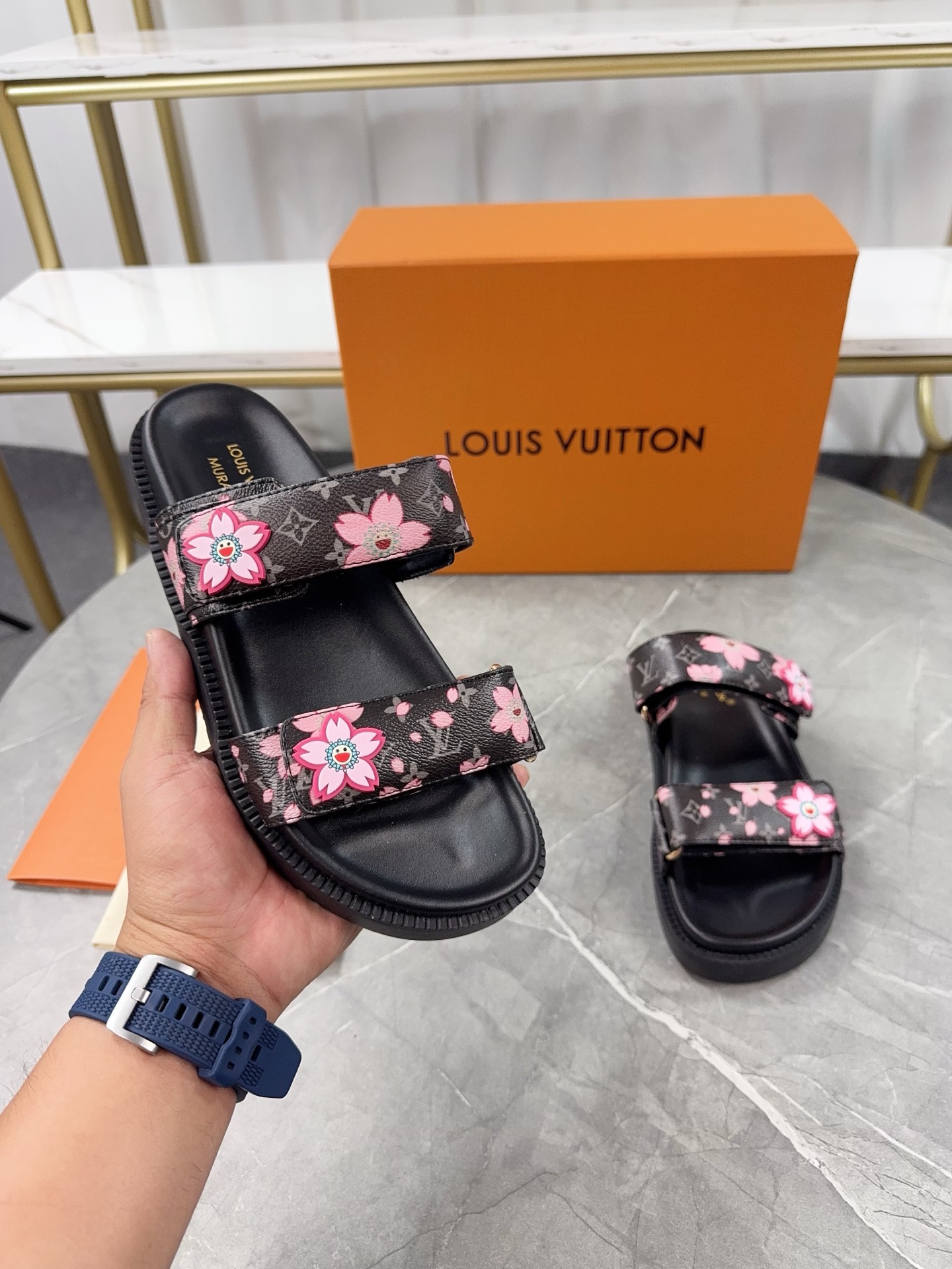 Louis Vuitton 2025 Spring/Summer Women's Trendy Sandals with Floral Print 7 i1744871551389 5360 0 5