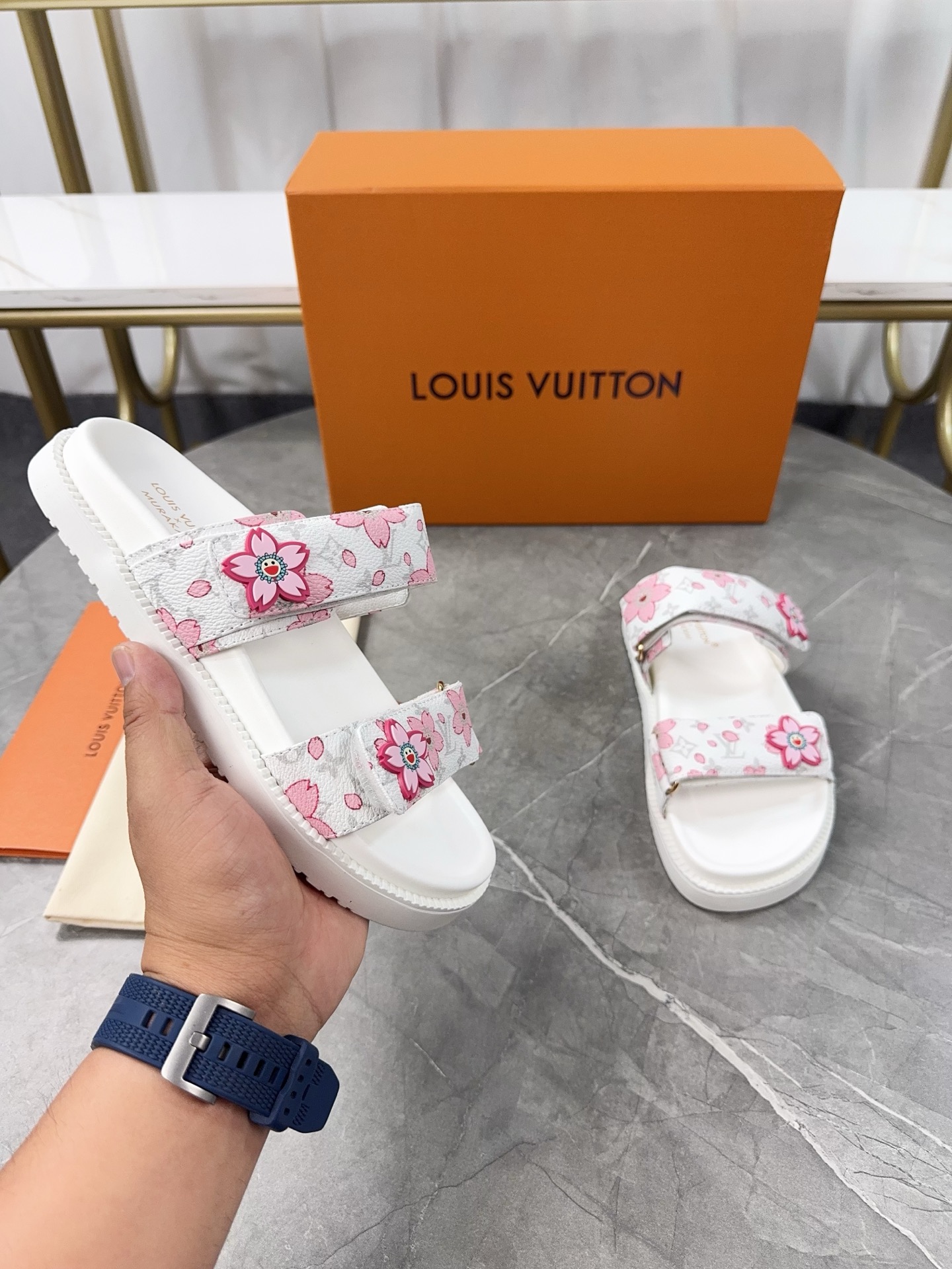 Louis Vuitton 2025 Spring/Summer Peach Blossom Sandals - Stylish & Comfortable 6 i1744871578667 4215 0 5