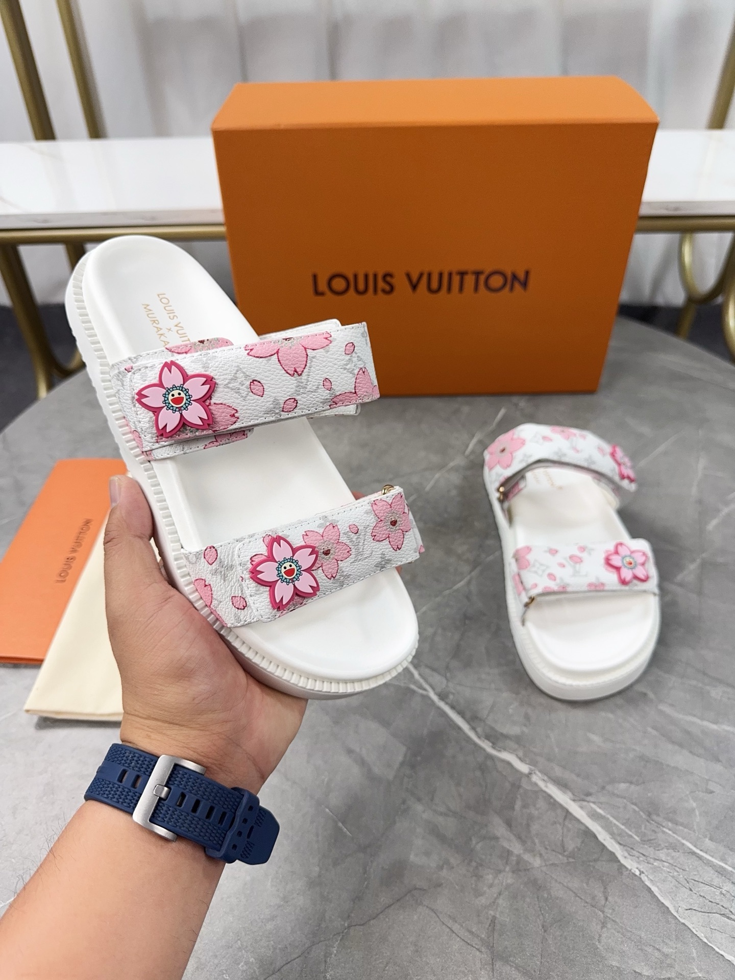 Louis Vuitton 2025 Spring/Summer Peach Blossom Sandals - Stylish & Comfortable 5 i1744871578716 7342 0 4