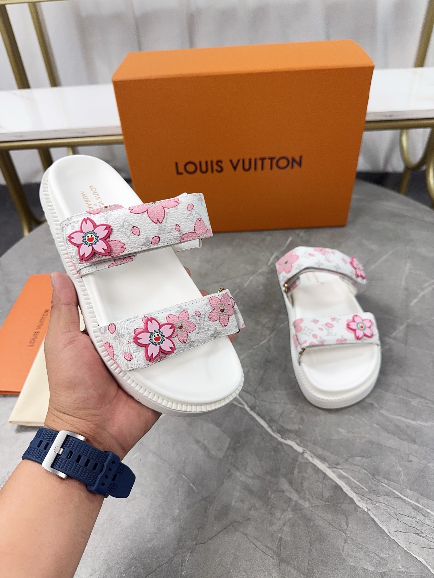 Louis Vuitton 2025 Spring/Summer Peach Blossom Sandals - Stylish & Comfortable 2 i1744871579441 3106 0 2