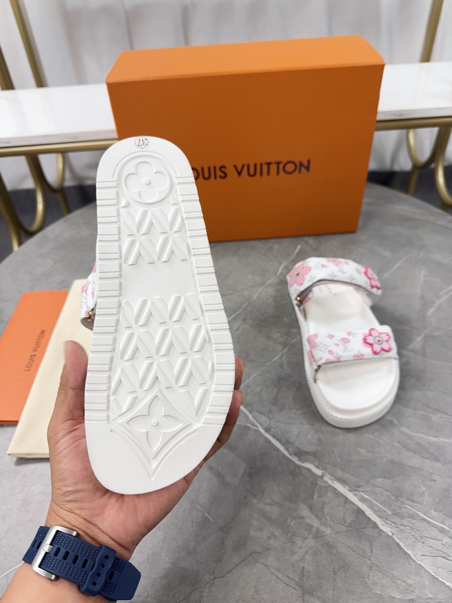 Louis Vuitton 2025 Spring/Summer Peach Blossom Sandals - Stylish & Comfortable 8 i1744871579475 9549 0 7