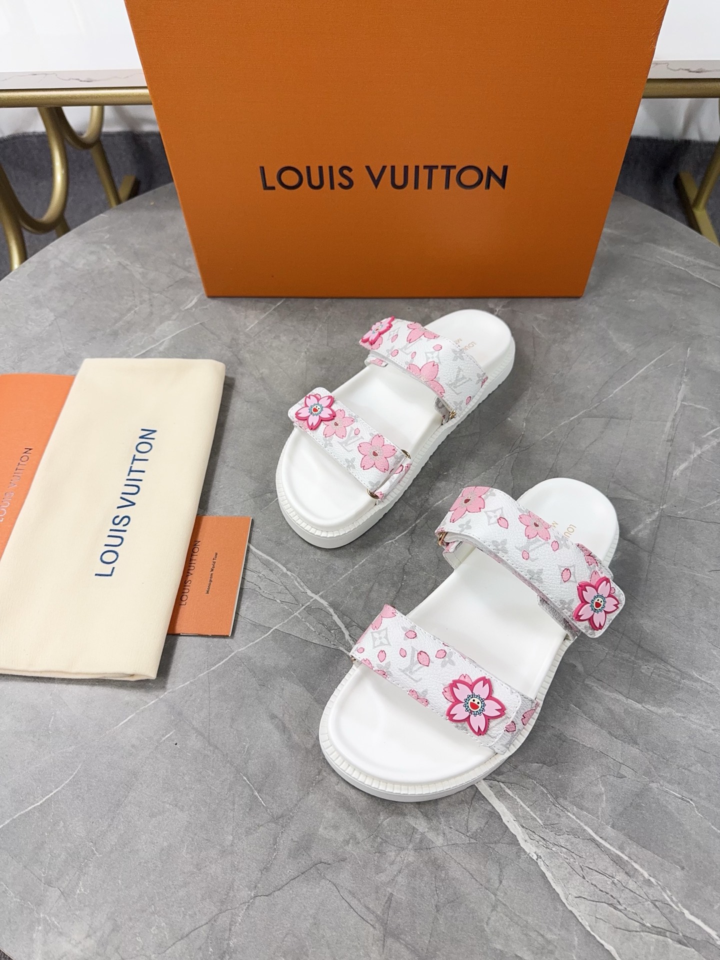 Louis Vuitton 2025 Spring/Summer Peach Blossom Sandals - Stylish & Comfortable 7 i1744871579518 9860 0 6