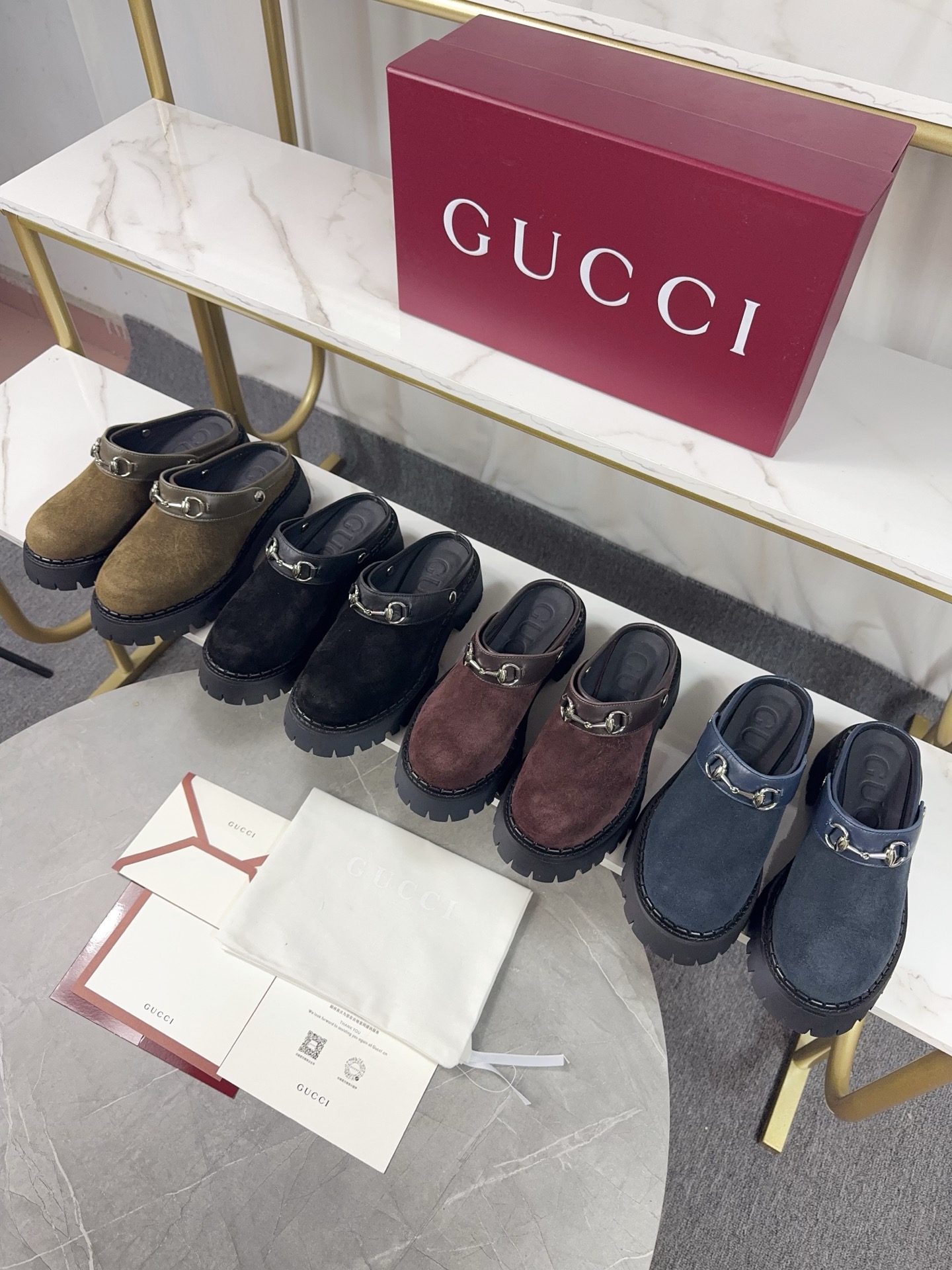 NO:348089,Gucci new model with real price, double GG gravure thick-soled loafer cake shoes. Original 11. Super beautiful quality, classic counter model. Upper: original matte cowhide inner: water dye cowhide foot pad: water dye cowhide outsole: ultra light original sole Thick sole increase: 3.5cn Packaging: original packaging Size: women 35-42 (41 42 custom made no return or exchange) men's 38-46 (45 46 custom made no return or exchange), gucci, loafers, cowhide19860909实价Gucci新款,双GG沟纹厚底乐福松糕鞋.原版11打造.超美品质,专柜经典款. 鞋面:原版磨砂牛皮 内里:水染牛皮 垫脚:水染牛皮 大底:超轻原版底 厚底增高:3.5cn 包装:原版包装 码数:女35-42（41 42定做不退换）男款38-46（45 46定做不退换）,,gucci,loafers,cowhide,Men's shoes