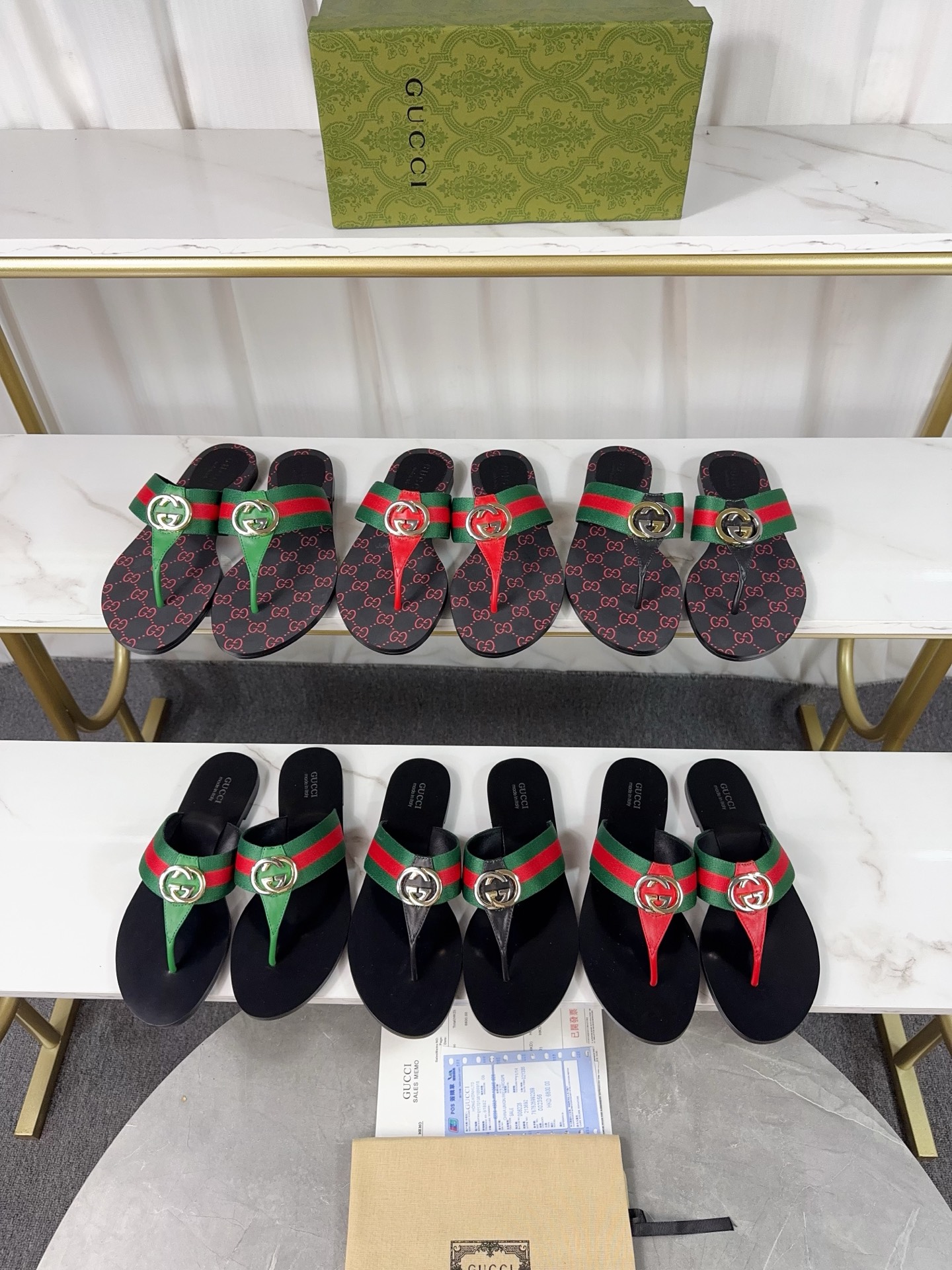 NO:645891,2025 [Gucci] Gucci double G buckle web square-toe flat slippers, trading company order, fabric calfskin, sheepskin lining, small bee outsole, super nice-looking, 100 times better looking than shoes in kind [呲呲] Gucc early spring classic popular T-shaped flat flip-flop slippers counter original  Made in 1:1 replica, the G family's iconic imported cowhide upper is matched with the original hardware double G metal decoration. The real thing looks 100 times better than the photo. The interior is made of silky goatskin essential summer sandals and slippers. It has a truly exclusive open outsole and refuses to be perfunctory. Ready stock, regular size 35-43 (44  45 46 customized, meet all needs [laughing]), slippers, gucci, gucci, slippers, cowhide, sheepskin198609092025【Gucci】古琦双G扣织带方头平底拖鞋,贸易公司订单,面料小牛皮,内里羊皮小蜜蜂大底超好看实物比鞋子好看100倍[呲牙]Gucc早春经典爆款T字平底夹脚人字拖鞋专柜原版复刻1:1制作,G家标志性进口牛皮鞋面搭配原版五金双G金属装饰,实物要比照片好看1百倍,内里采用丝滑山羊皮夏季必备凉拖鞋,真正的独家开大底,拒绝敷衍.现货现货正码35-43(44 45 46定做,满足一切需求[偷笑]),拖鞋,gucci,gucci,slippers,cowhide,sheepskin,Women's Shoes
