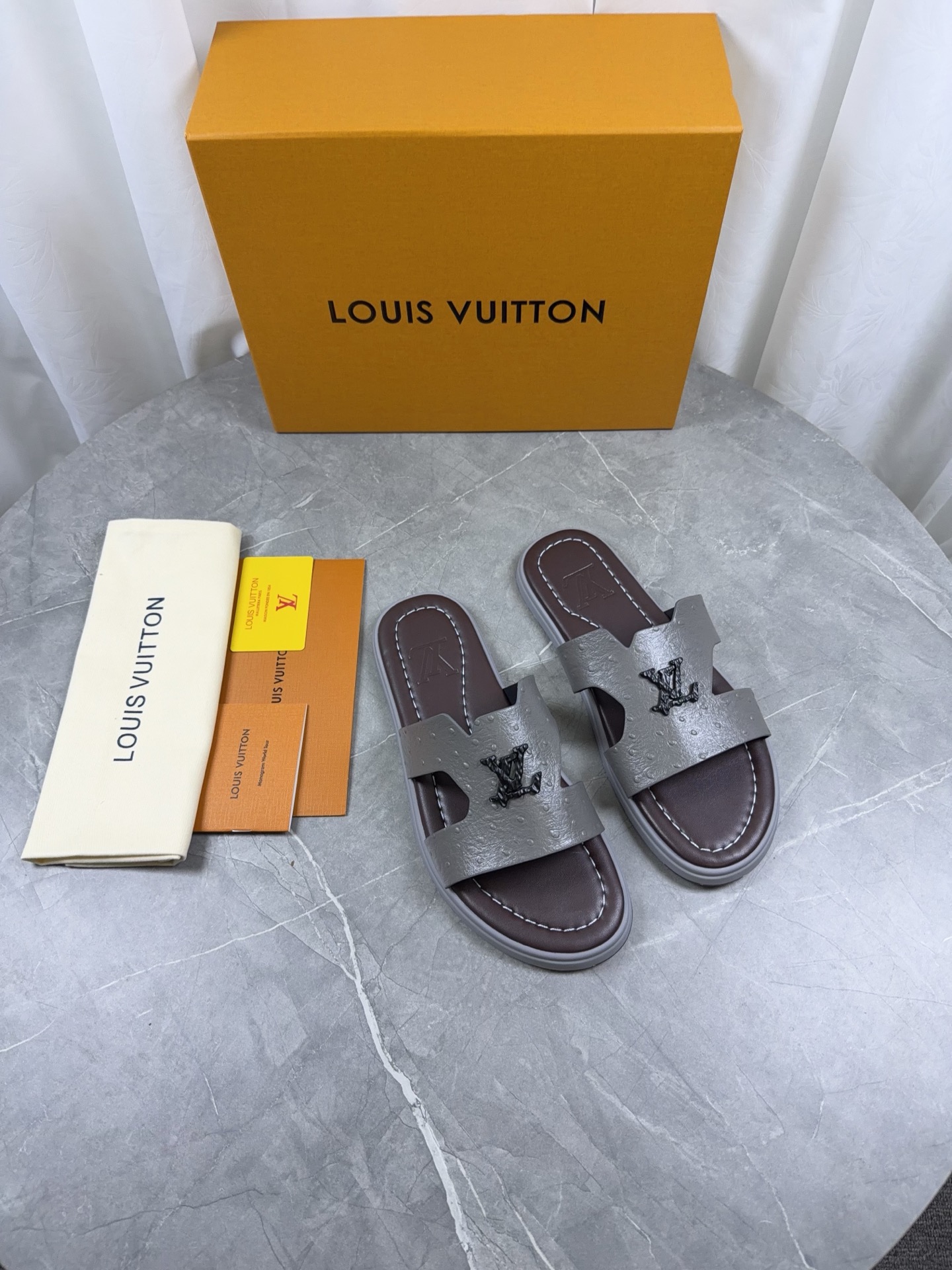 LV Style Leather Men's Shoes style reference detail image 8 from source 766798