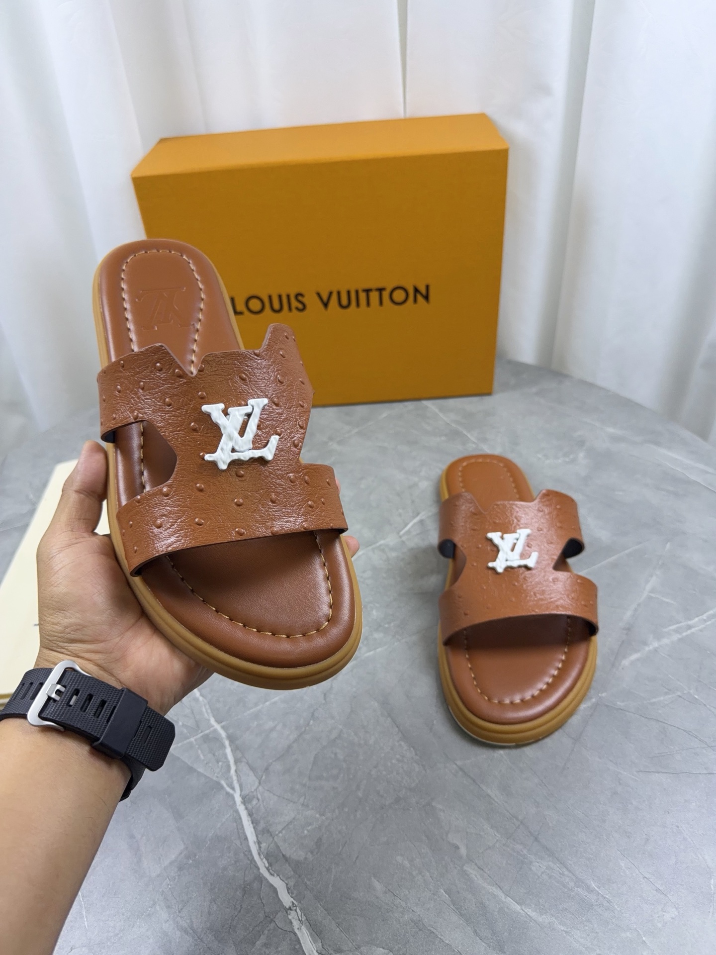 LV Style Leather Men's Shoes style reference detail image 8 from source 766800