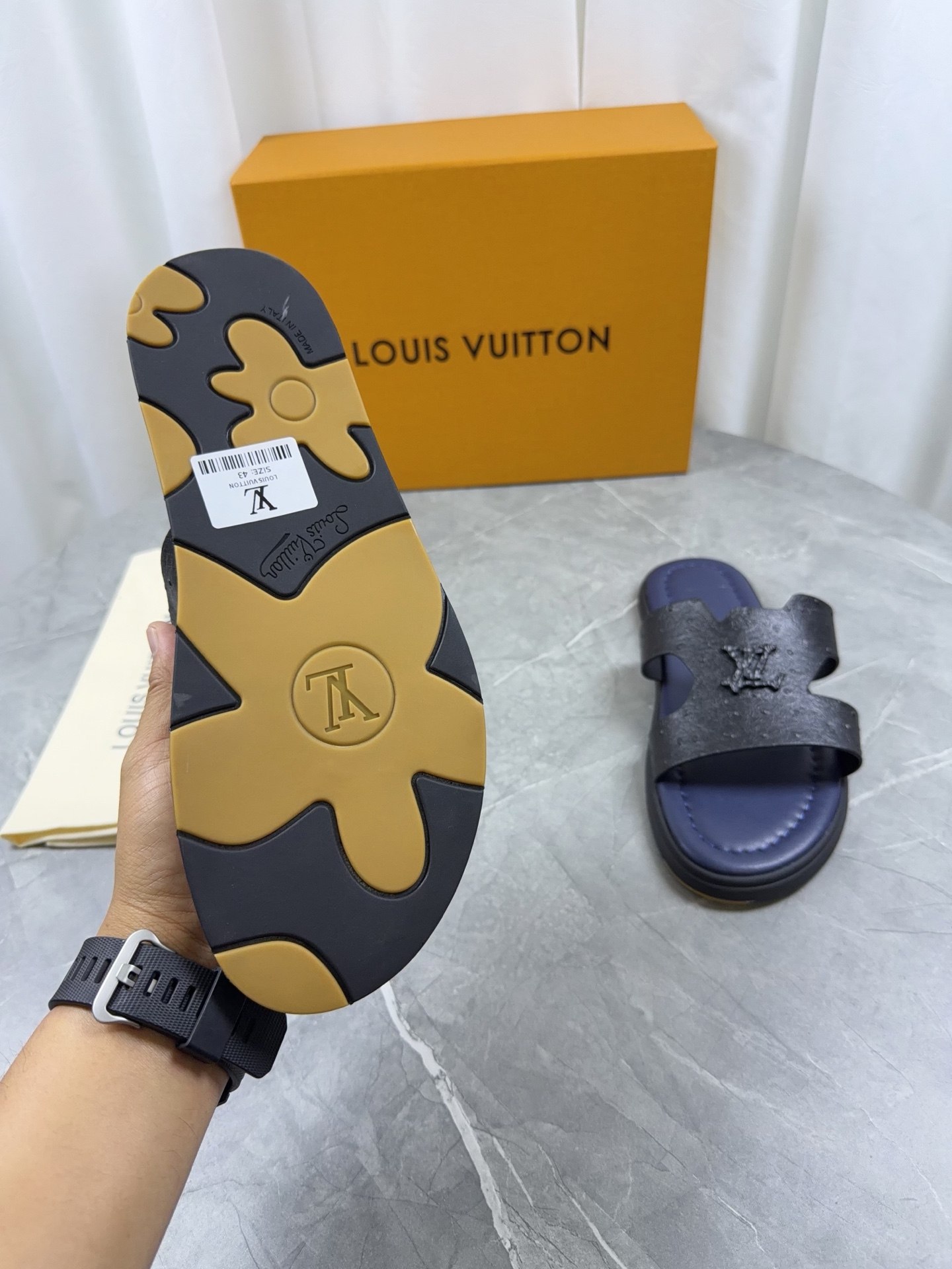 LV Style Leather Men's Shoes style reference detail image 5 from source 766801