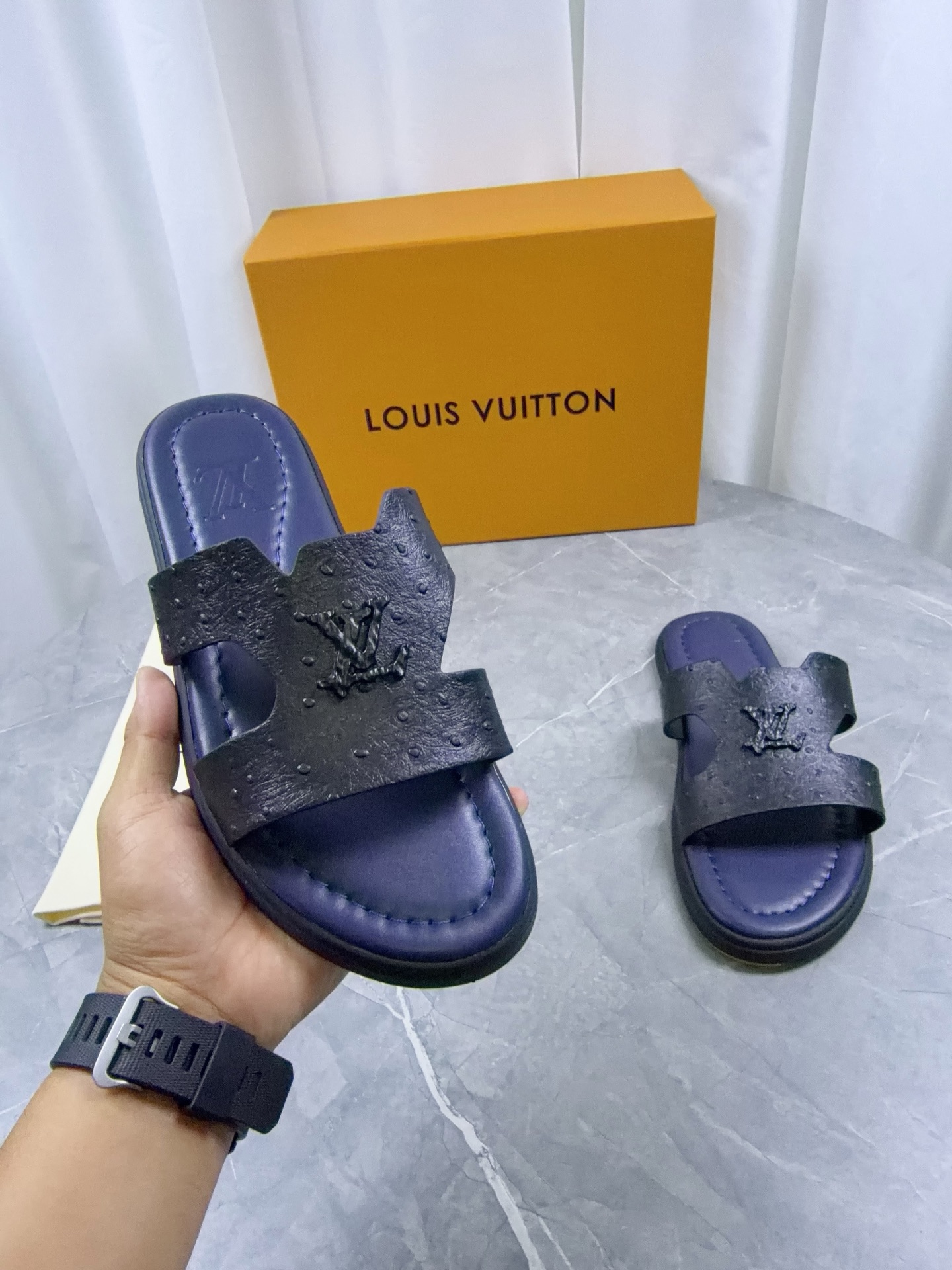LV Style Leather Men's Shoes style reference detail image 7 from source 766801