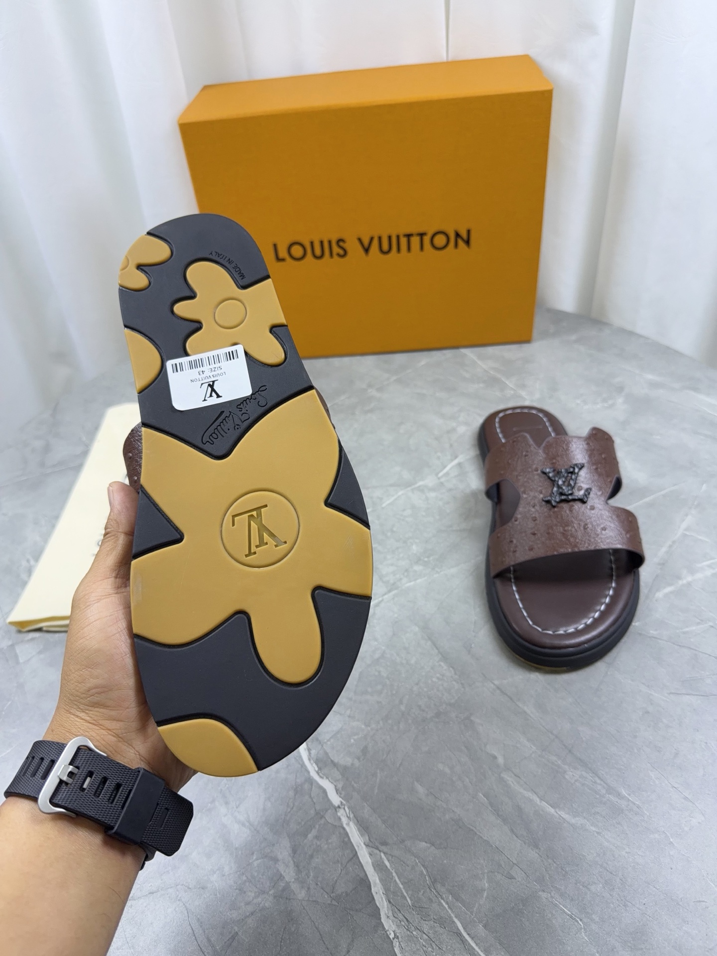 LV Style Leather Men's Shoes style reference detail image 4 from source 766802
