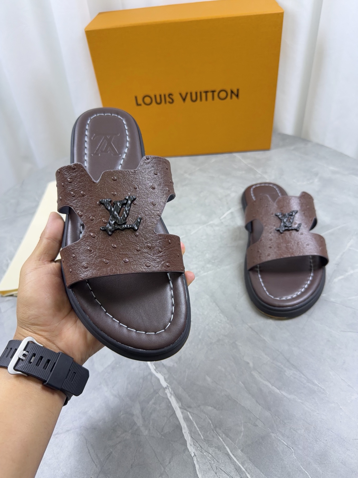 LV Style Leather Men's Shoes style reference detail image 3 from source 766802