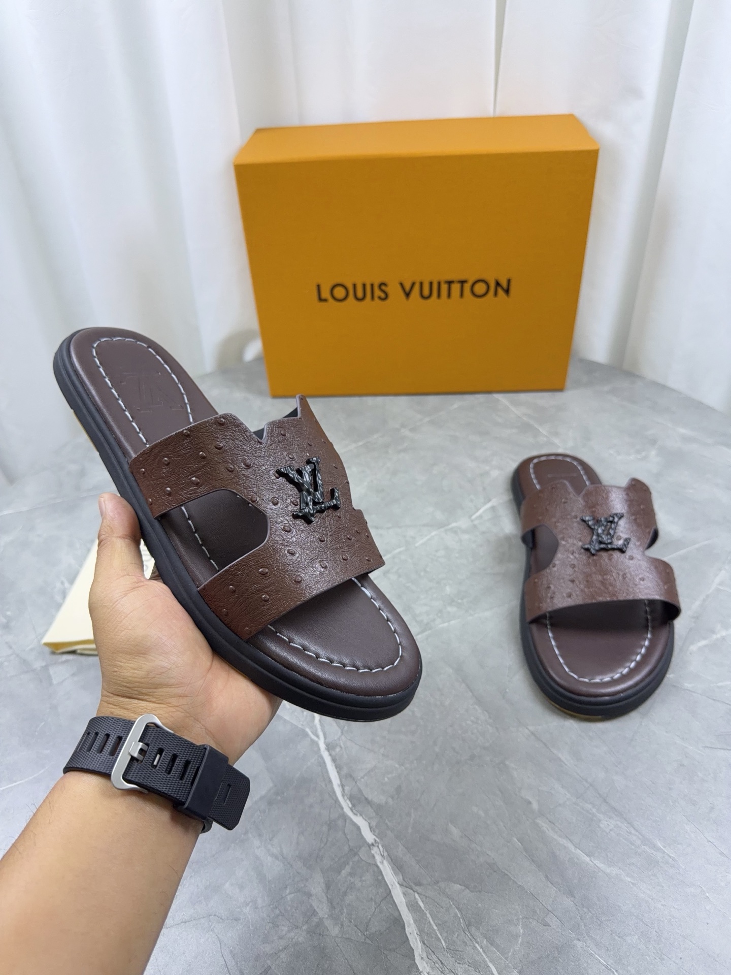 LV Style Leather Men's Shoes style reference detail image 5 from source 766802