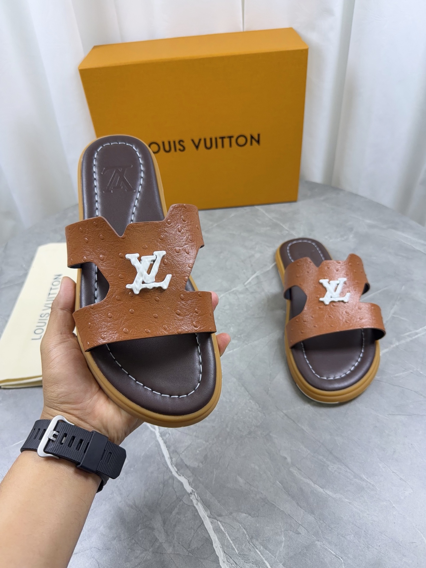 LV Style Leather Men's Shoes style reference detail image 9 from source 766803