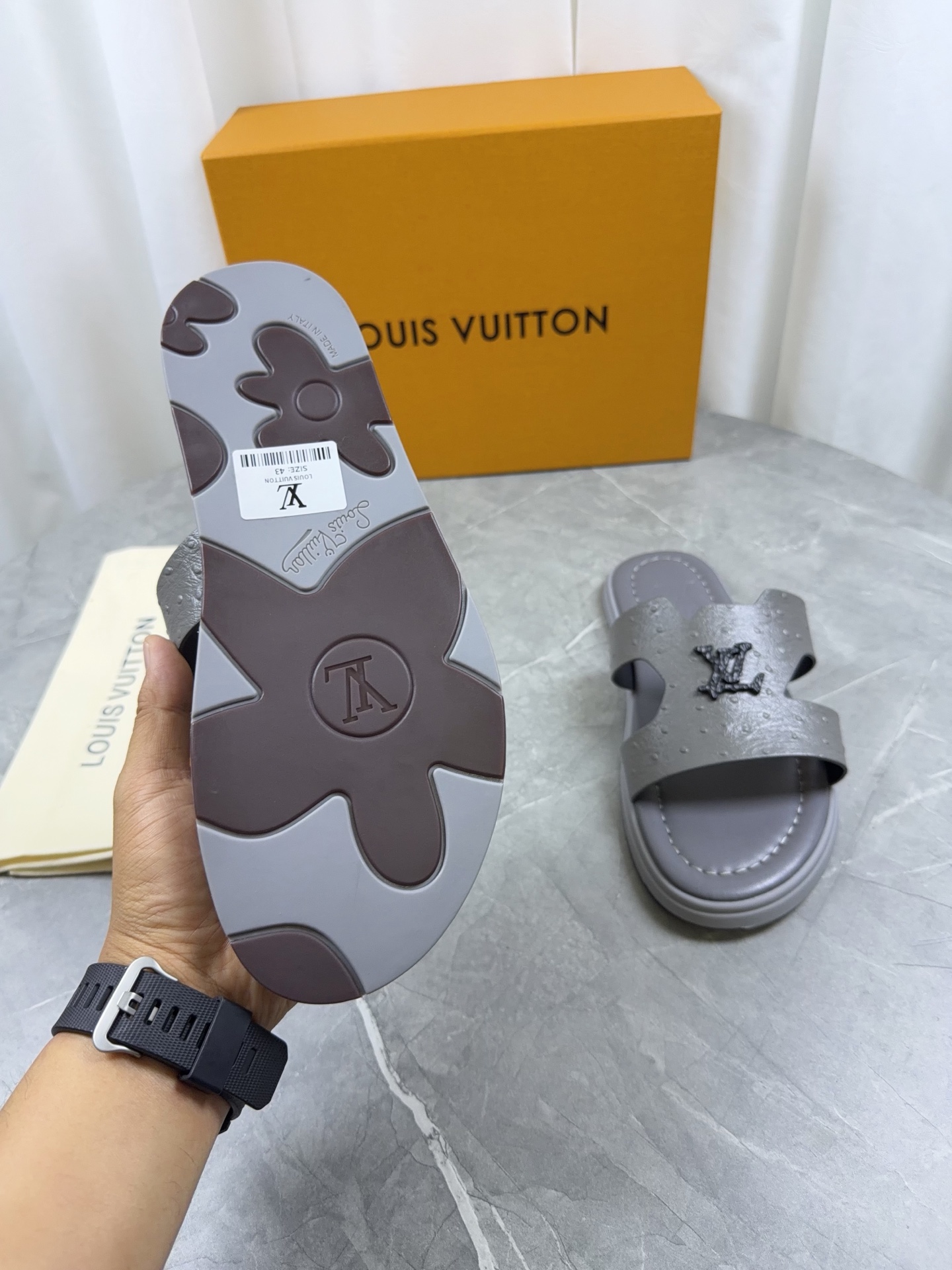 LV Style Leather Men's Shoes style reference detail image 5 from source 766806