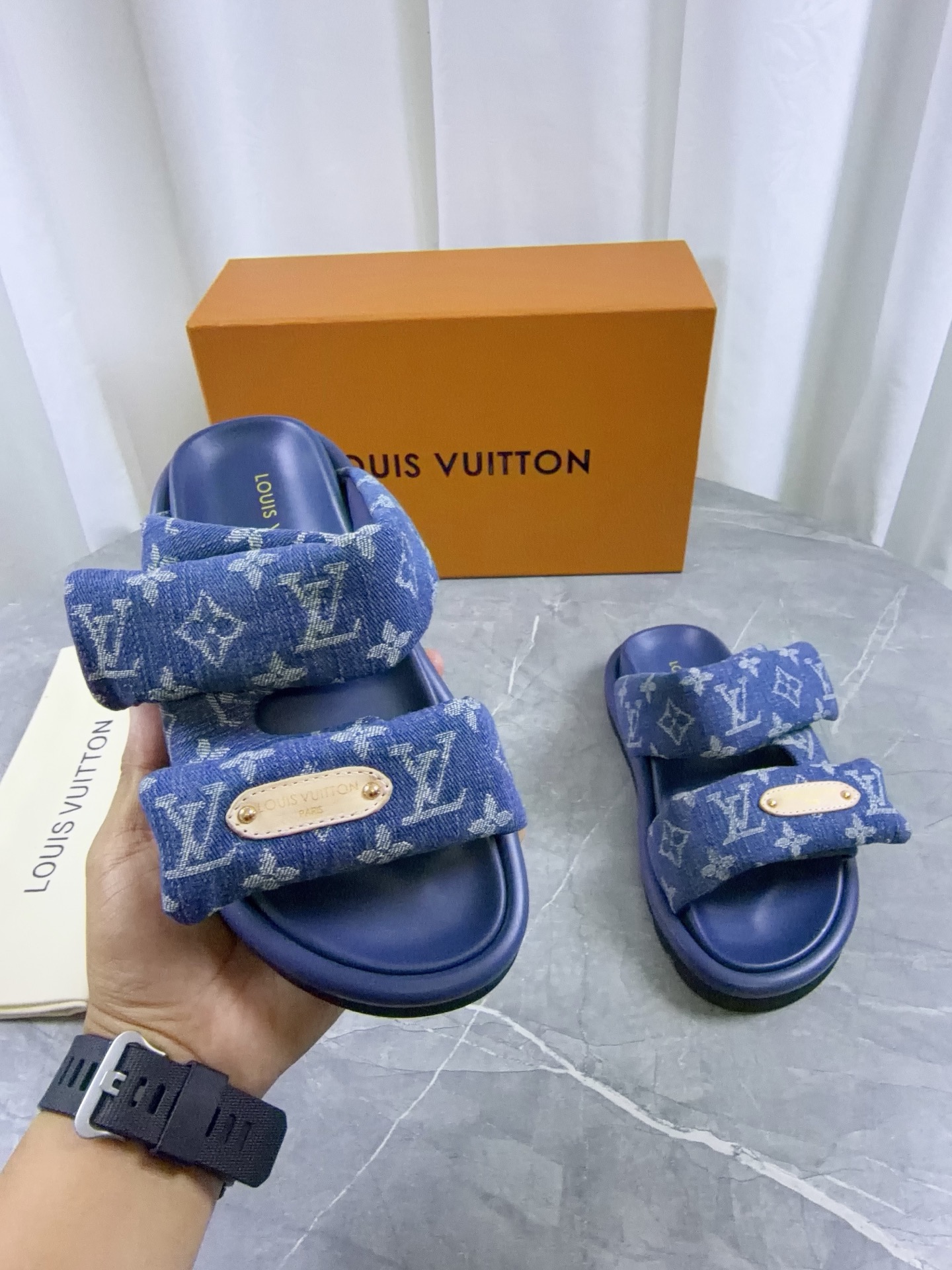 LV Style Leather Men's Shoes style reference detail image 3 from source 766793