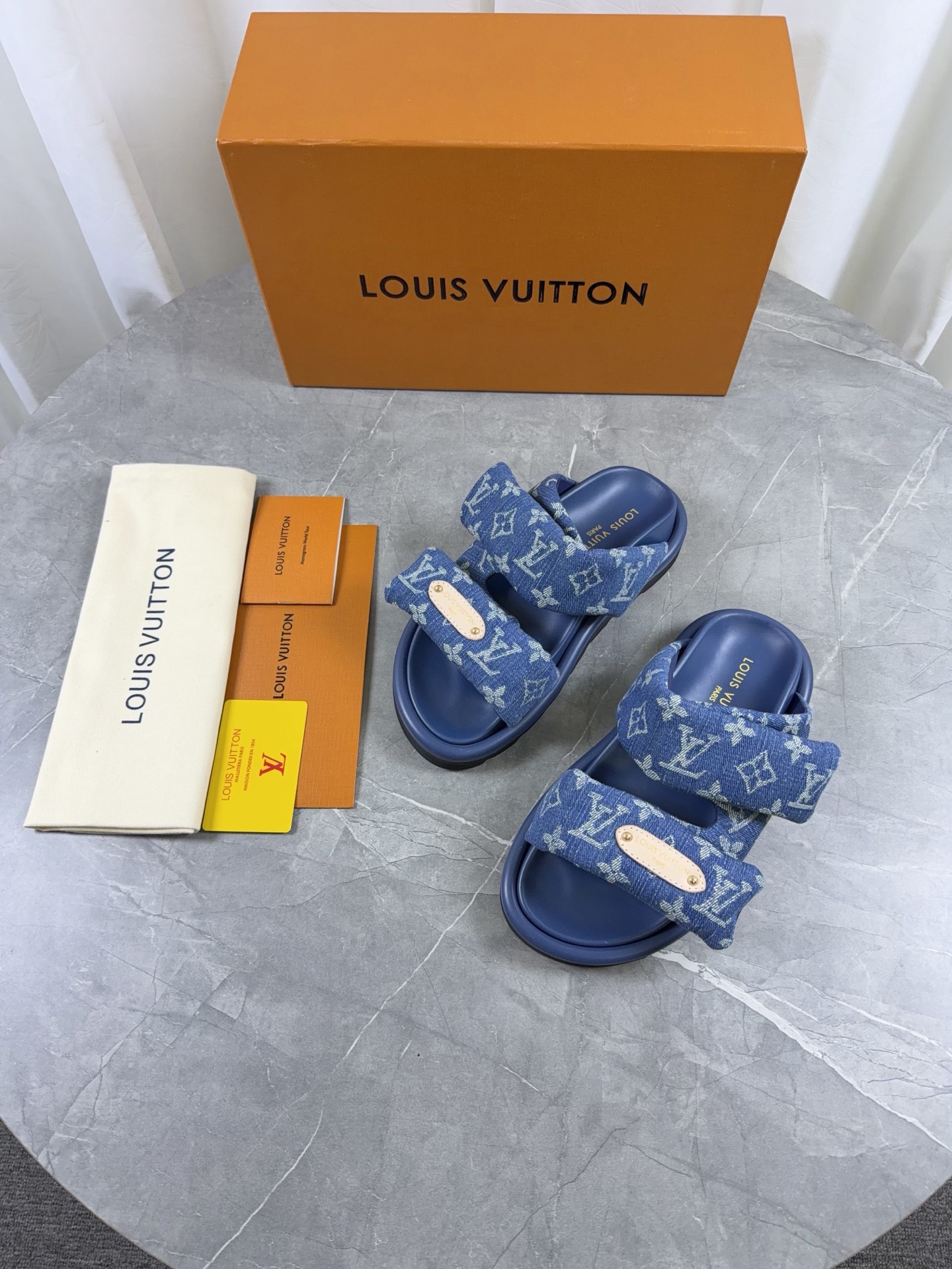 LV Style Leather Men's Shoes Lookbook Reference image 2