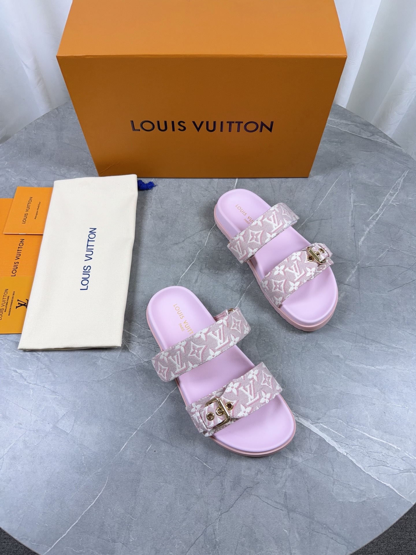루이비통 신발 130642 Louis Vuitton Shoes 썸네일 이미지