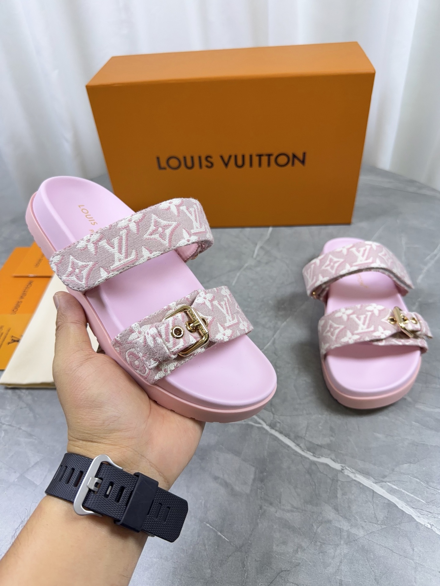 루이비통 신발 130642 Louis Vuitton Shoes 썸네일 이미지