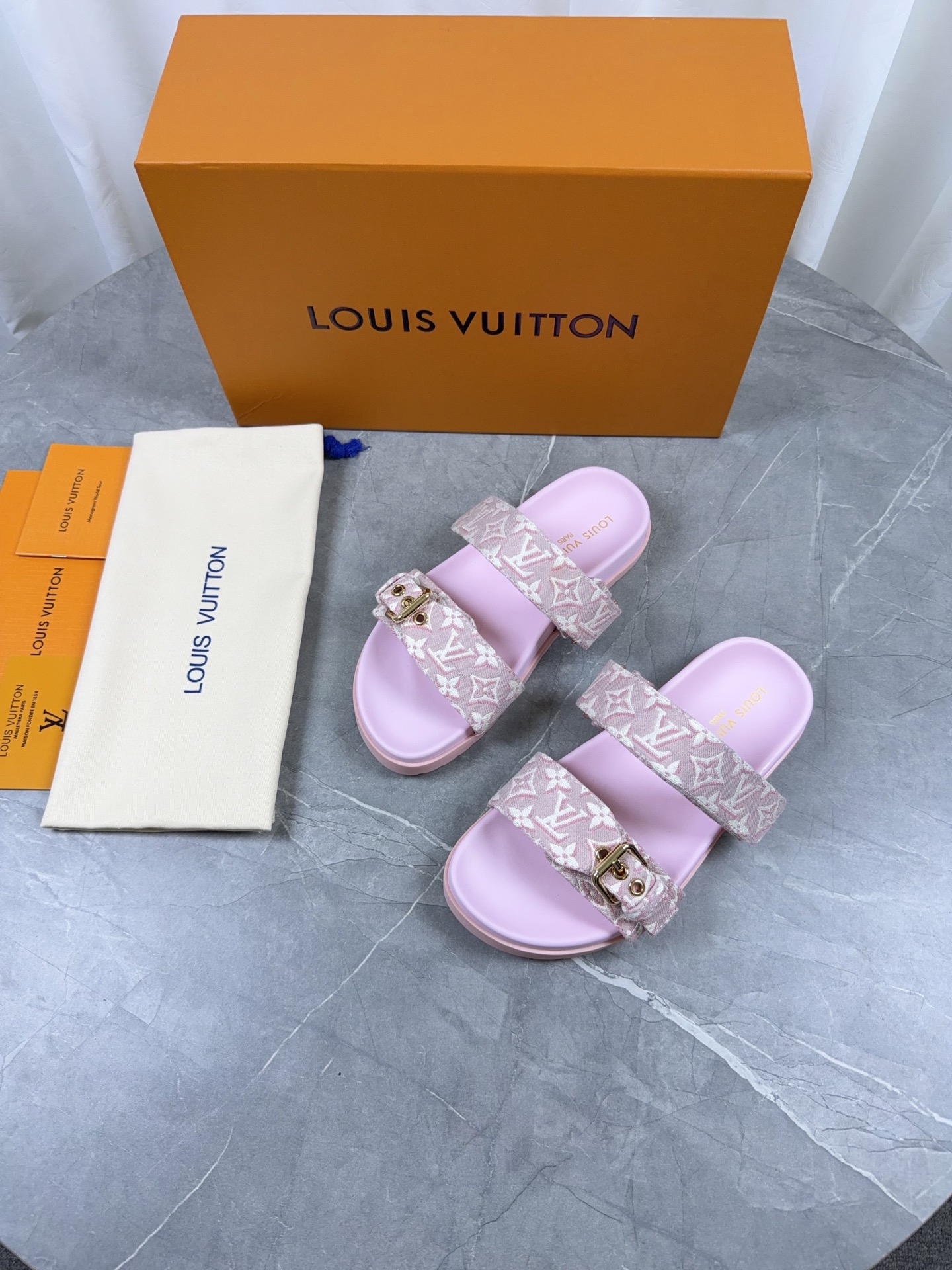 루이비통 신발 130642 Louis Vuitton Shoes 썸네일 이미지