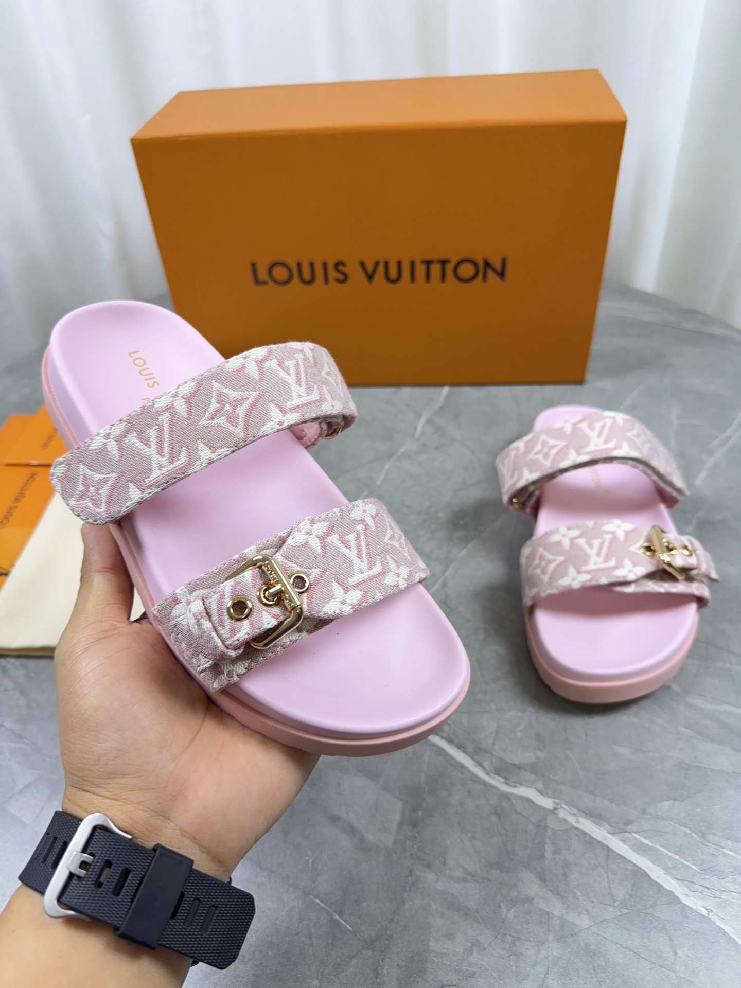 루이비통 신발 130642 Louis Vuitton Shoes 썸네일 이미지
