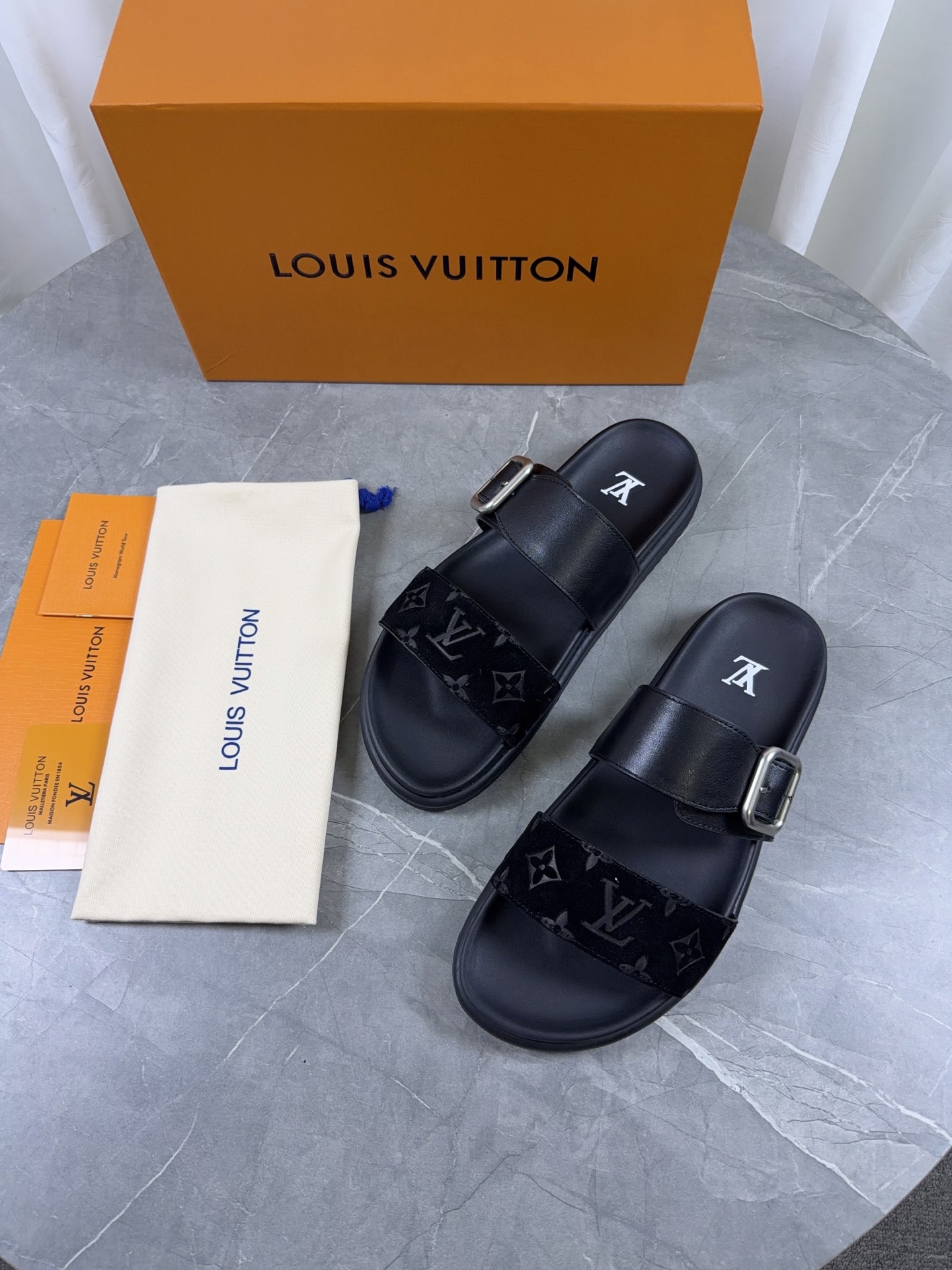 루이비통 신발 129044 Louis Vuitton Shoes 썸네일 이미지