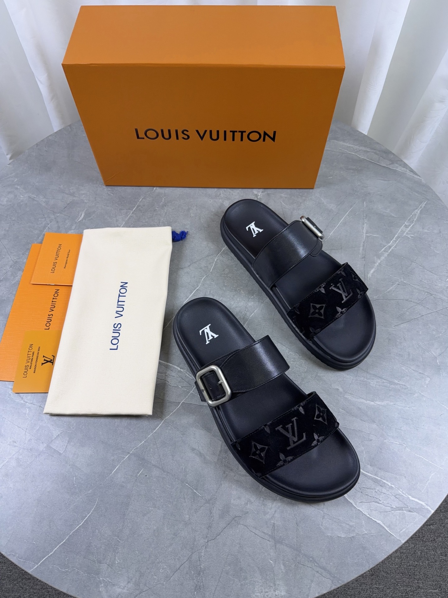 루이비통 신발 129044 Louis Vuitton Shoes 썸네일 이미지