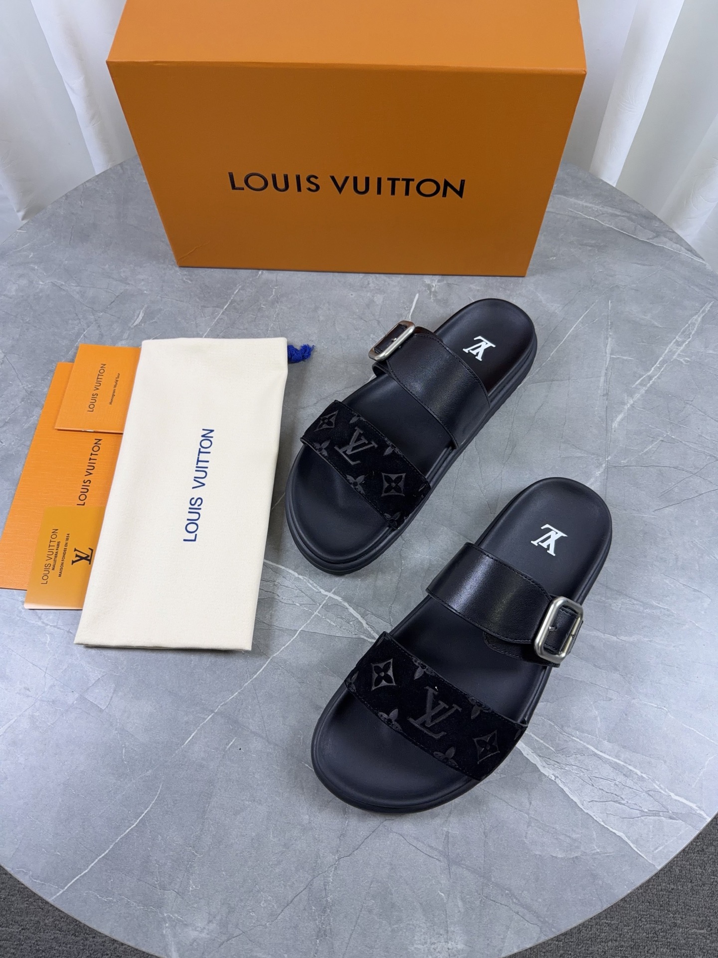 루이비통 신발 129044 Louis Vuitton Shoes 썸네일 이미지