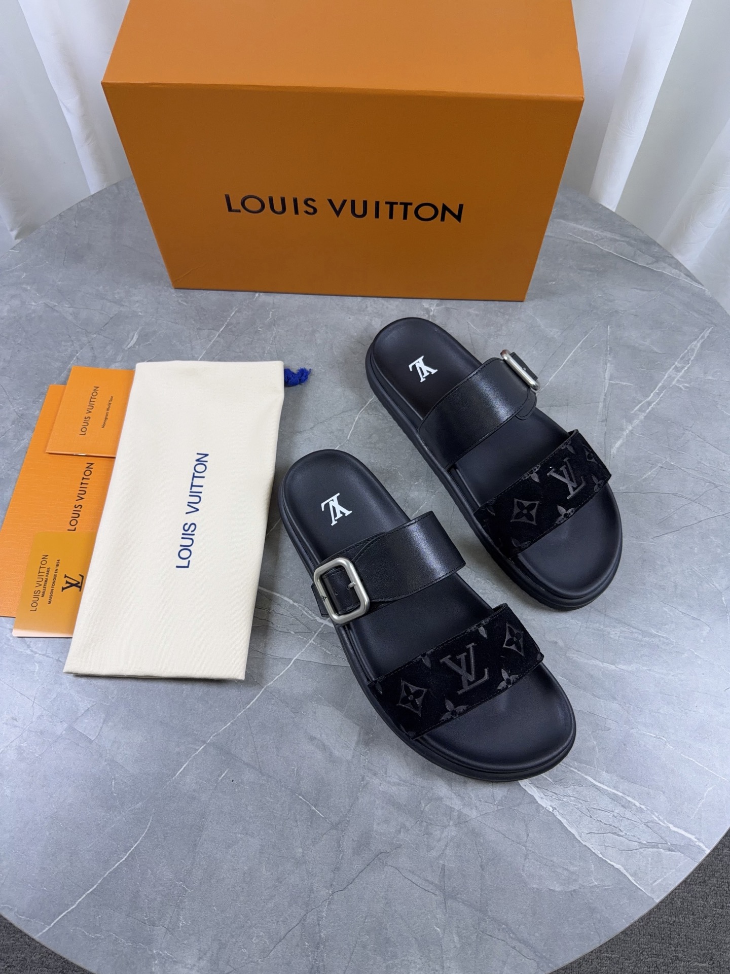 루이비통 신발 129044 Louis Vuitton Shoes 썸네일 이미지