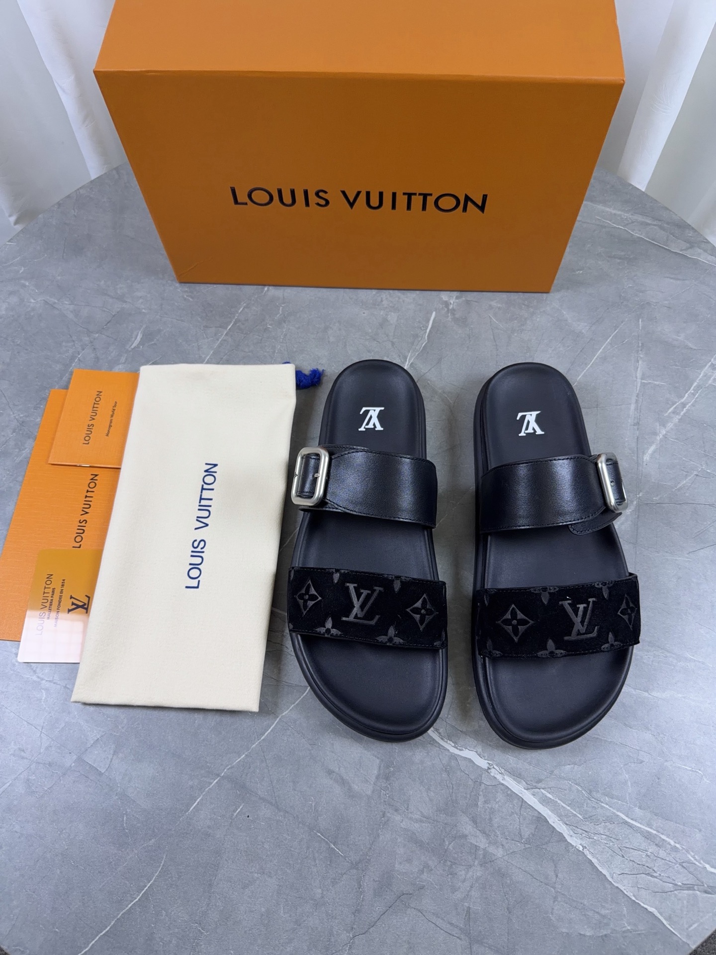 루이비통 신발 129044 Louis Vuitton Shoes 썸네일 이미지