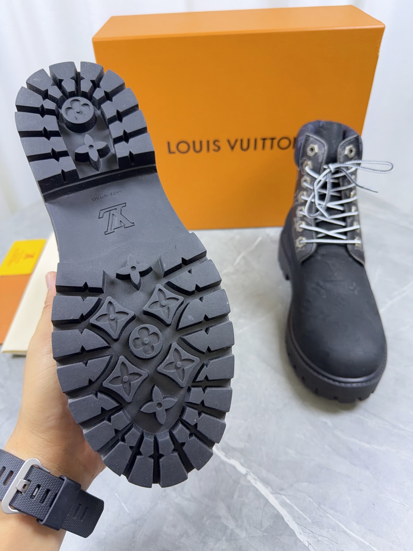 루이비통 신발 129042 Louis Vuitton Shoes 썸네일 이미지