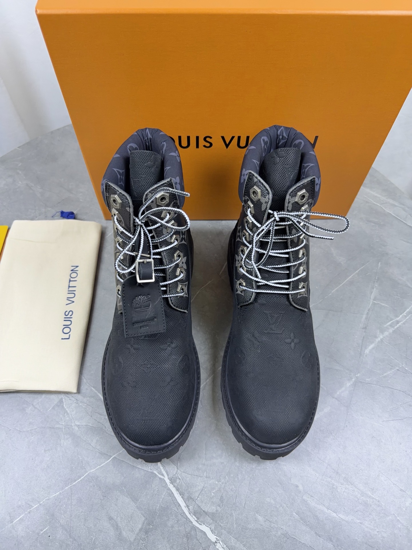 루이비통 신발 129042 Louis Vuitton Shoes 썸네일 이미지