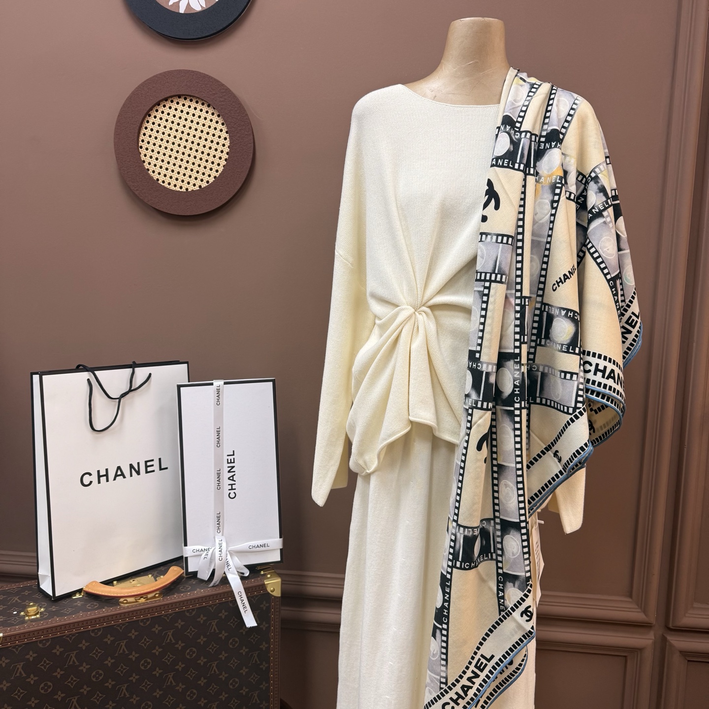 💰Chanel ~25秋冬新品～【双C字母】【140双面丝毛披肩】手工卷边丝毛方巾（30%桑蚕丝70%羊