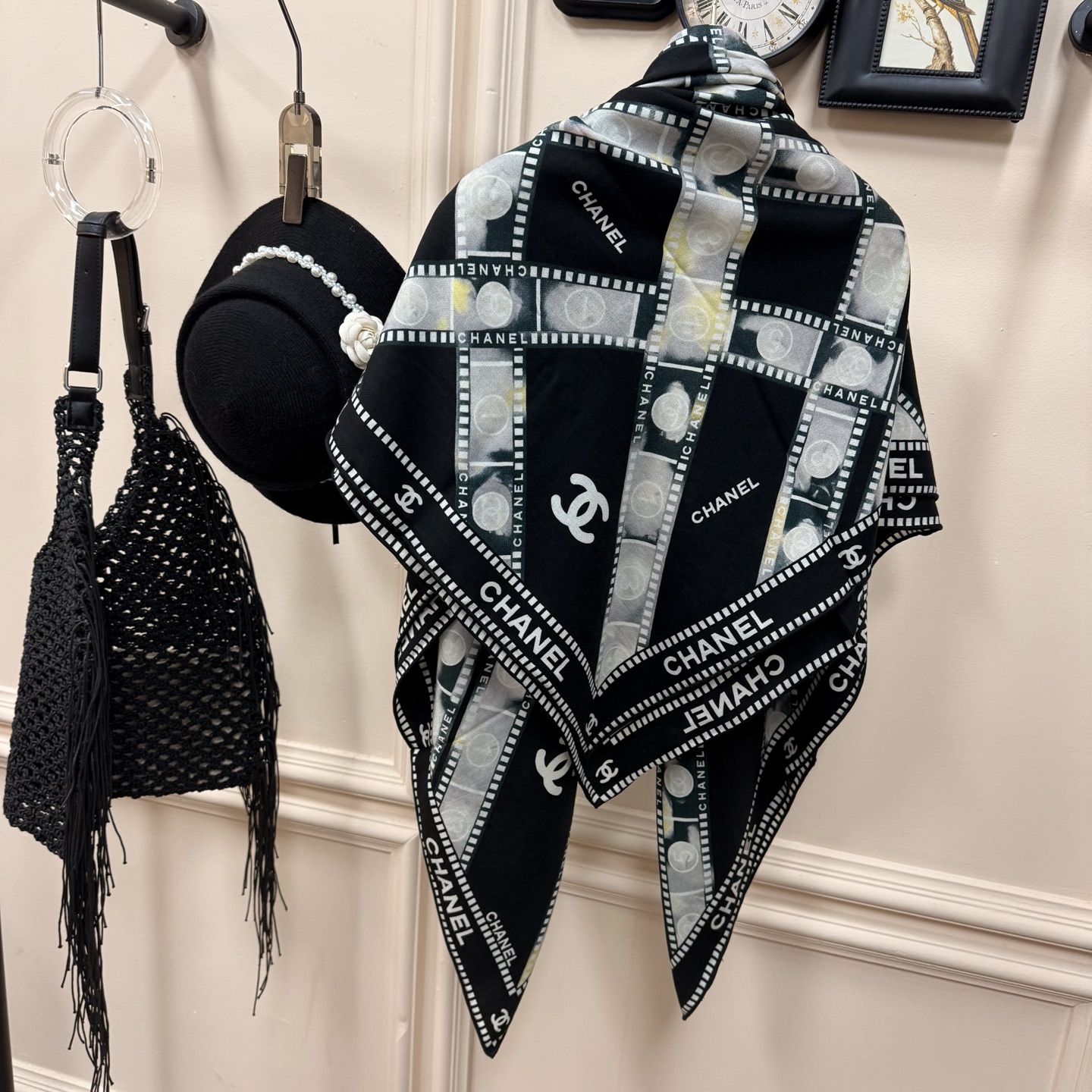 💰Chanel ~25秋冬新品～【双C字母】【140双面丝毛披肩】手工卷边丝毛方巾（30%桑蚕丝70%羊