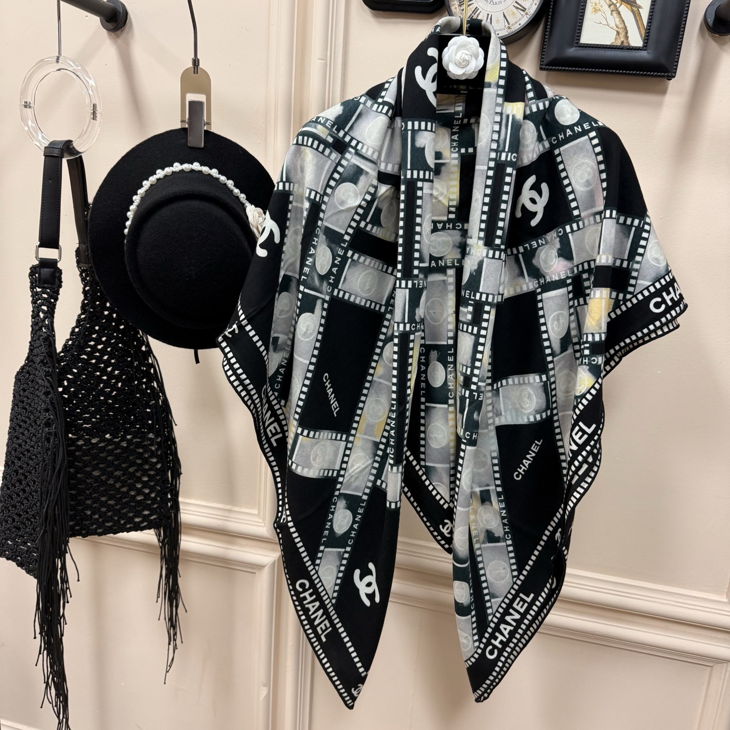 💰Chanel ~25秋冬新品～【双C字母】【140双面丝毛披肩】手工卷边丝毛方巾（30%桑蚕丝70%羊
