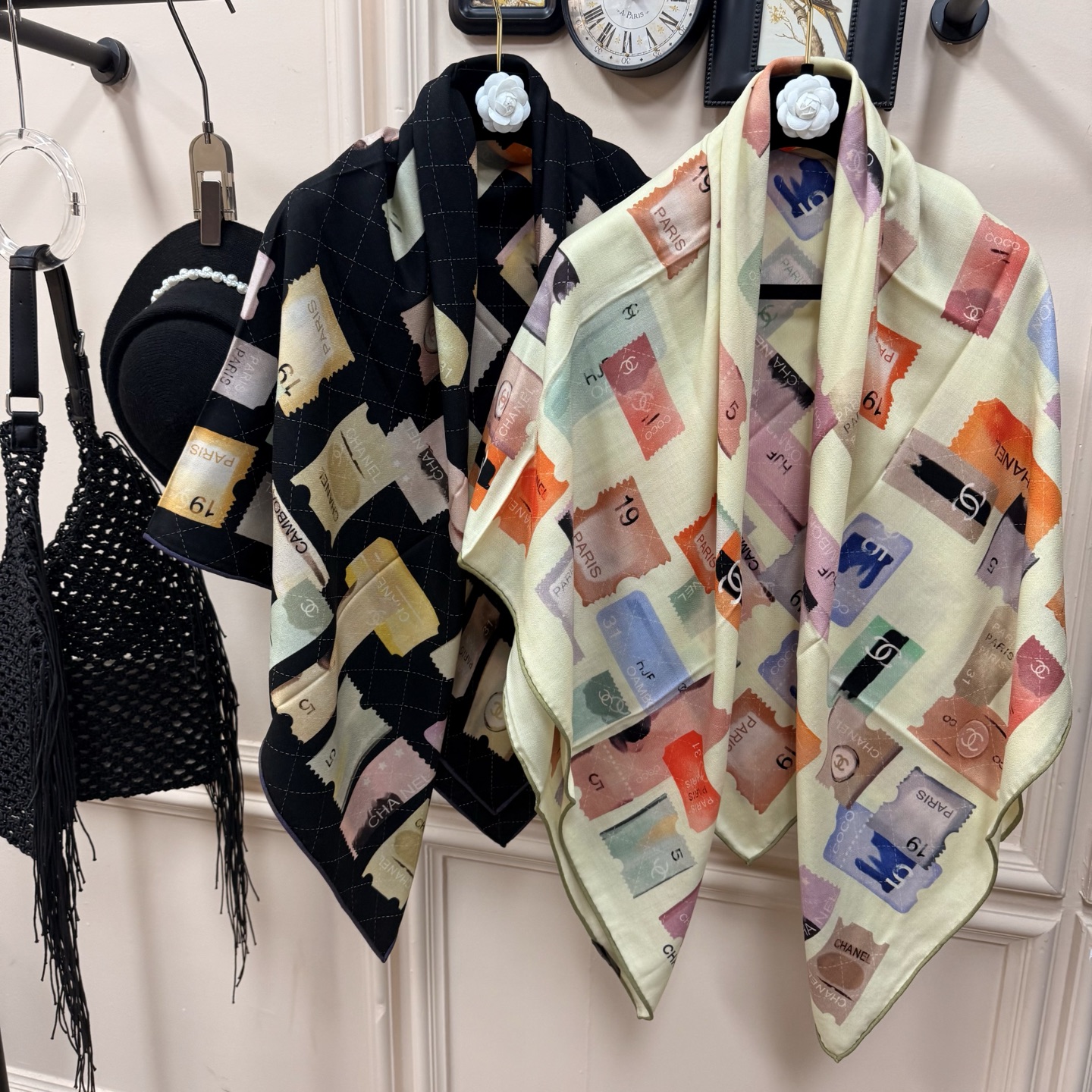 💰Chanel ~25秋冬新品～【双C字母邮票】【140双面丝毛披肩】手工卷边丝毛方巾（30%桑蚕丝70