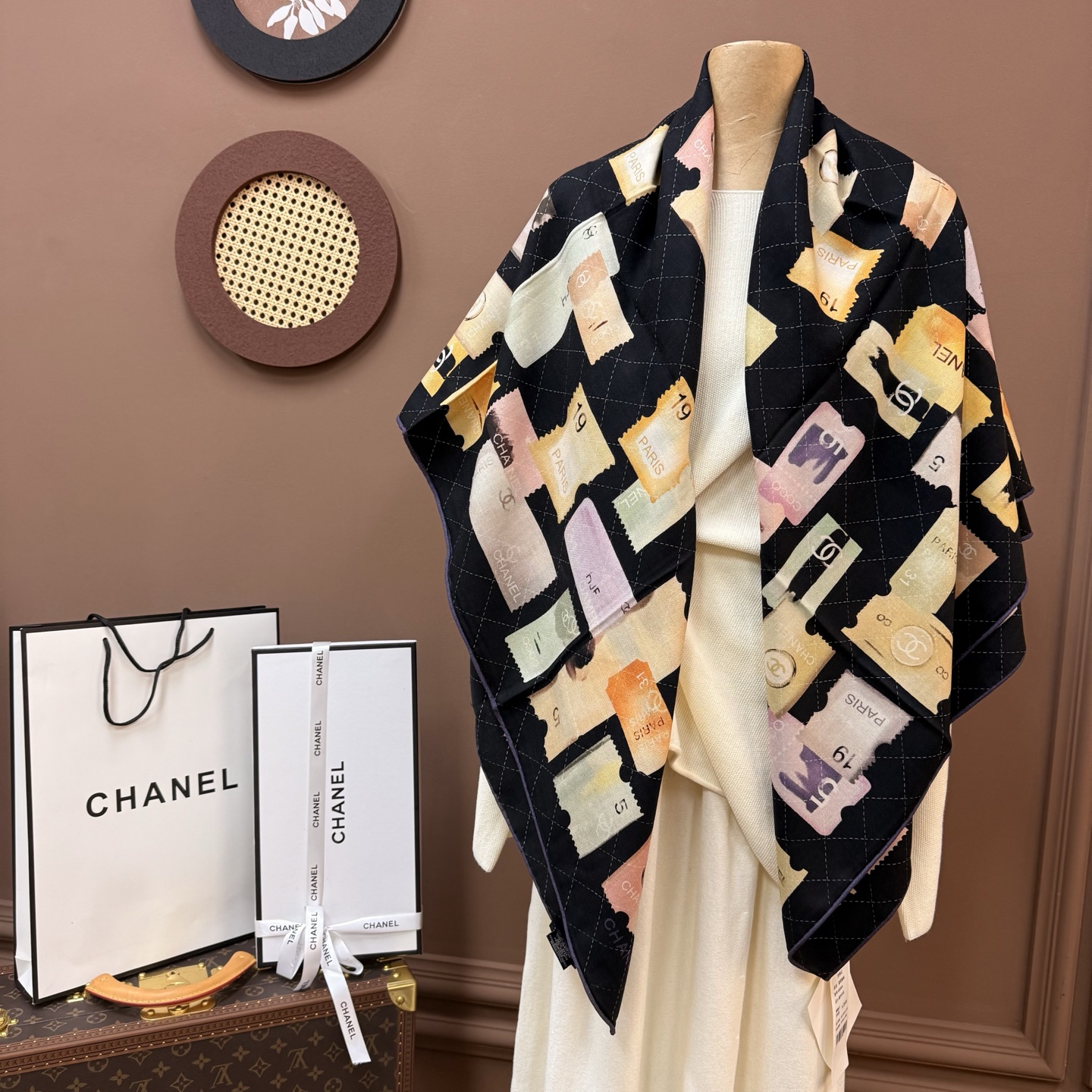 💰Chanel ~25秋冬新品～【双C字母邮票】【140双面丝毛披肩】手工卷边丝毛方巾（30%桑蚕丝70