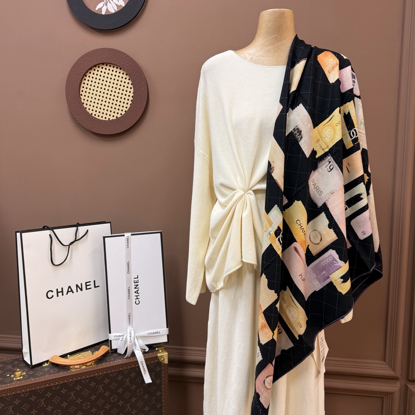 💰Chanel ~25秋冬新品～【双C字母邮票】【140双面丝毛披肩】手工卷边丝毛方巾（30%桑蚕丝70