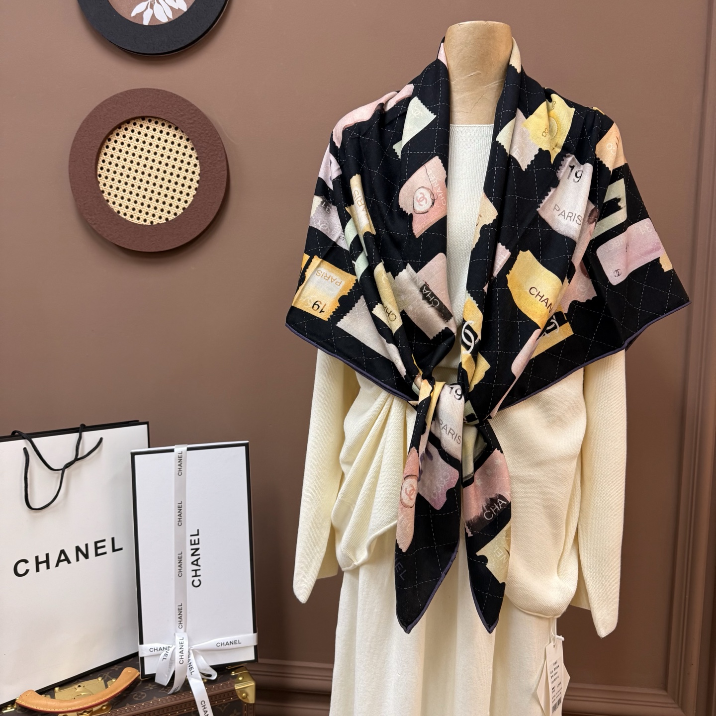 💰Chanel ~25秋冬新品～【双C字母邮票】【140双面丝毛披肩】手工卷边丝毛方巾（30%桑蚕丝70