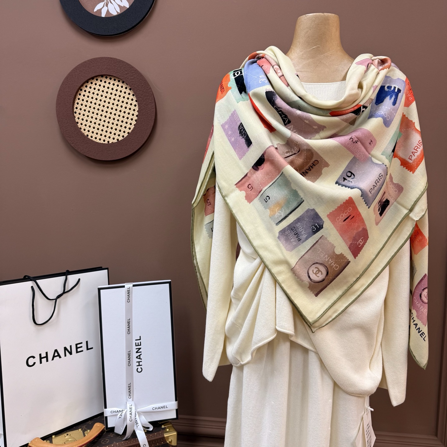 💰Chanel ~25秋冬新品～【双C字母邮票】【140双面丝毛披肩】手工卷边丝毛方巾（30%桑蚕丝70