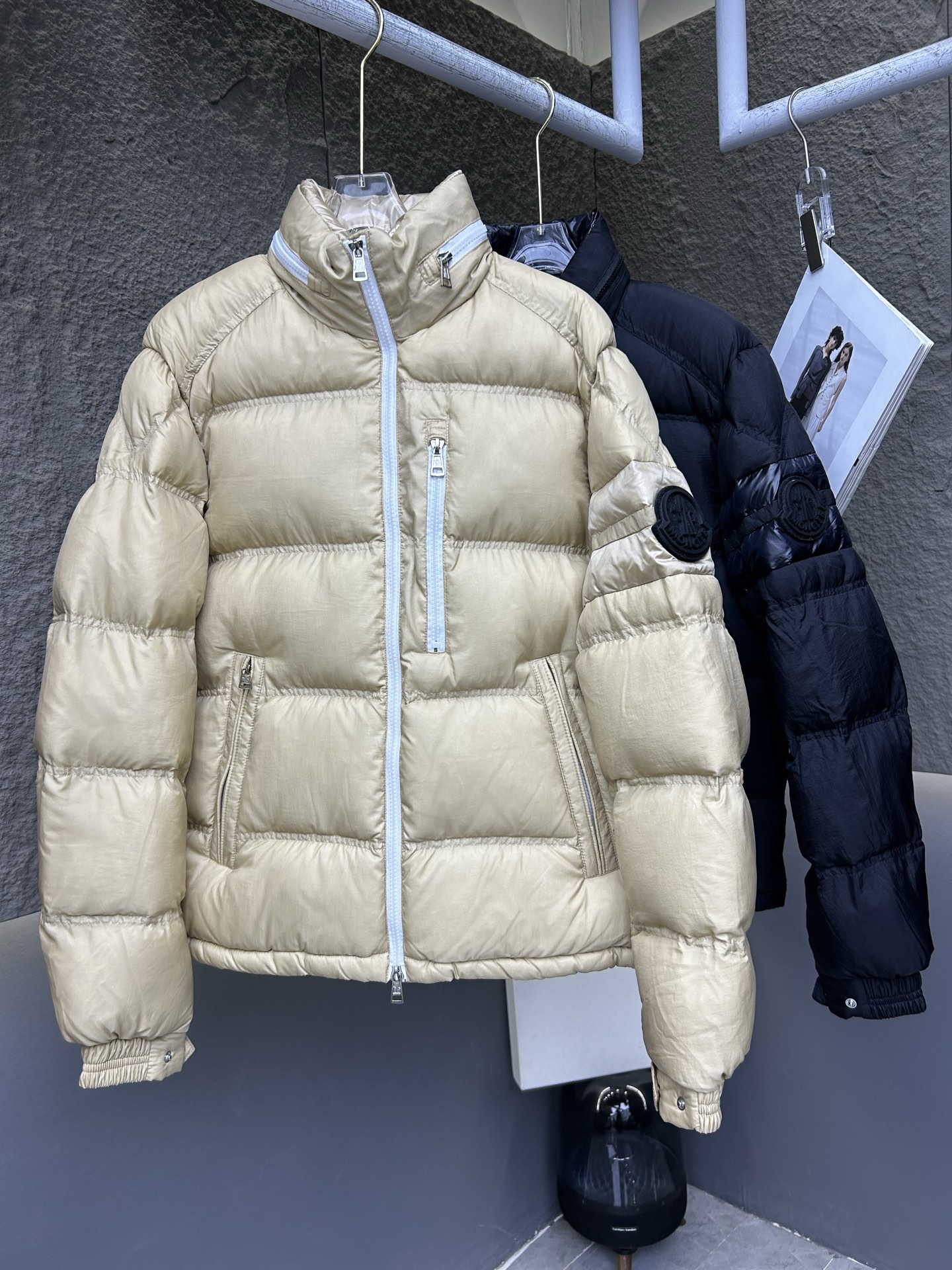 Moncler Women's Down Puffer Jacket Lightweight Warm Winter Coat