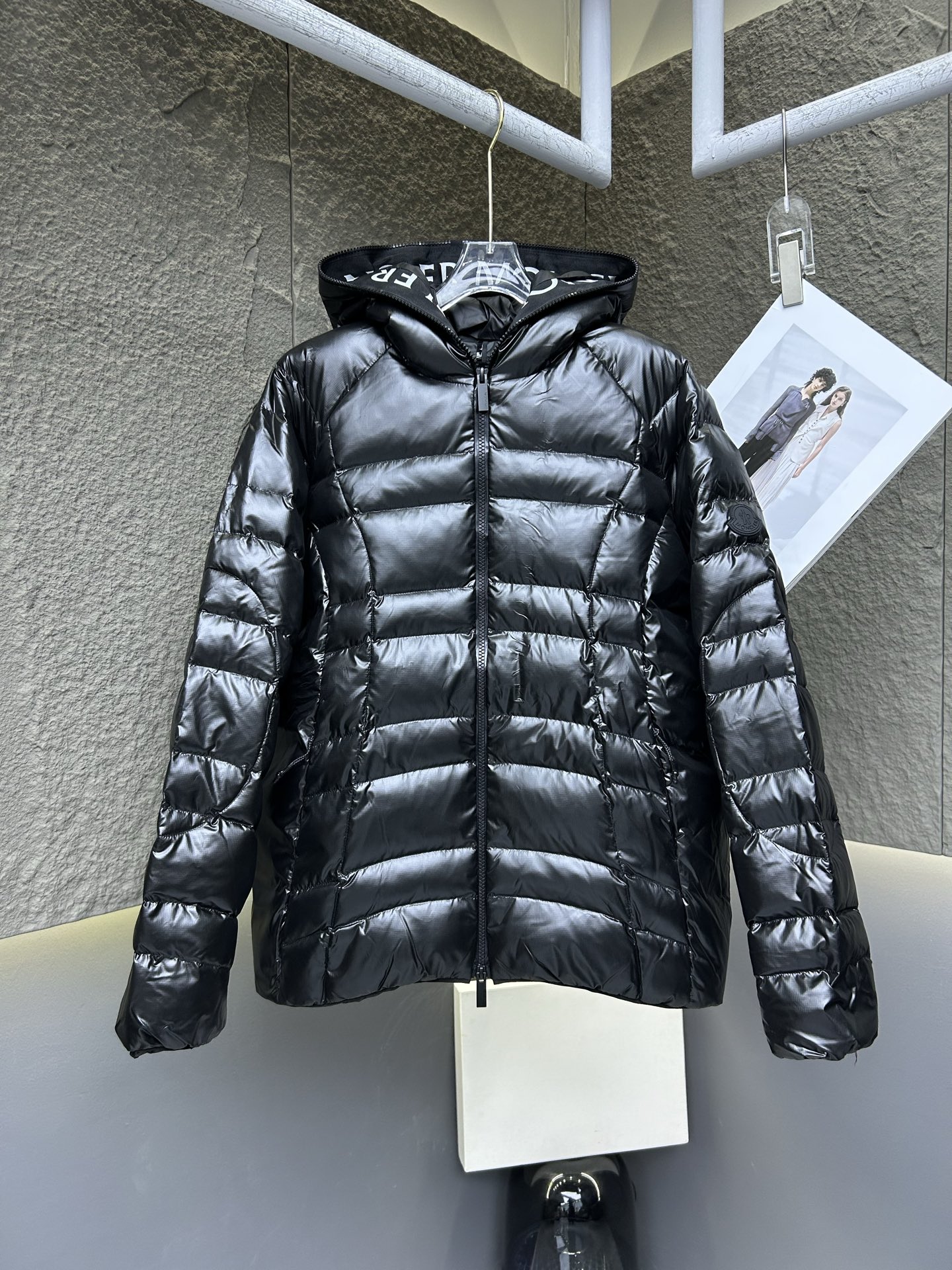 Women's Down Puffer Jacket with Hood - Lightweight & Warm Winter Coat 2 i1758463322525 6511 0 0