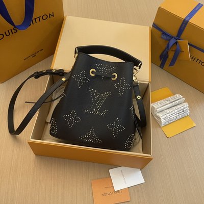 Louis Vuitton LV NeoNoe Bucket Bags Rivets M46734