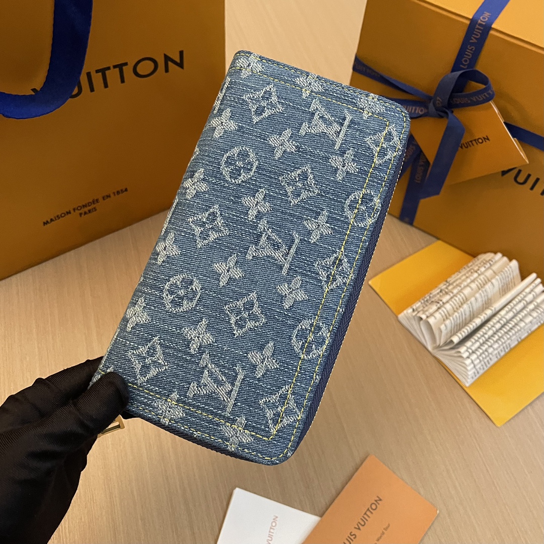 Louis Vuitton Zippy Wallet in Monogram Denim – Stylish & Functional 4 i1703746456 6619 0