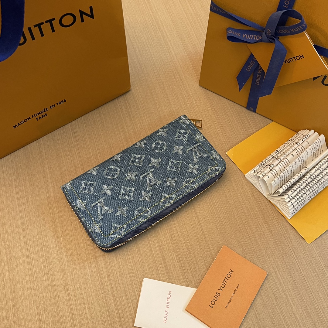 Louis Vuitton Zippy Wallet in Monogram Denim – Stylish & Functional 3 i1703746456 6995 0