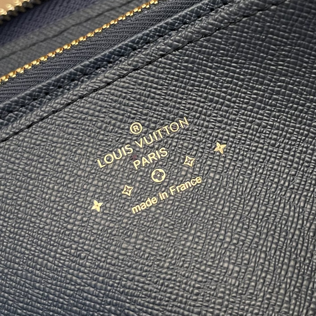 Louis Vuitton Zippy Wallet in Monogram Denim – Stylish & Functional 8 i1703746456 9601 0