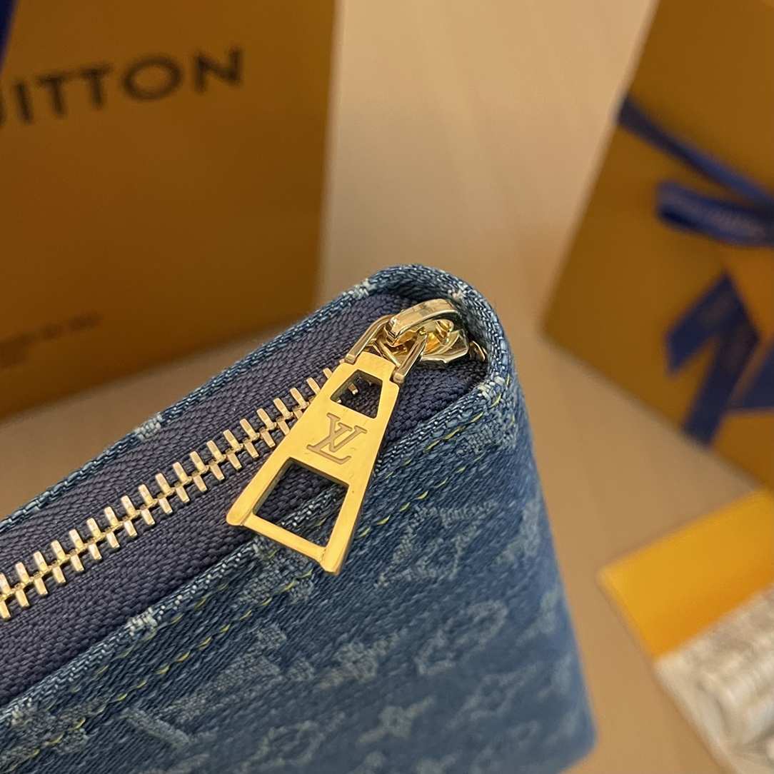 Louis Vuitton Zippy Wallet in Monogram Denim – Stylish & Functional 6 i1703746460 2095 0