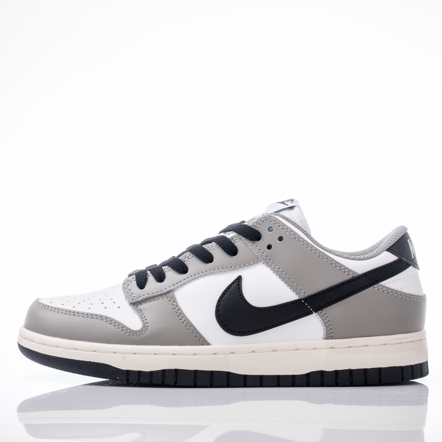 盲盒❗️❗️❗️ 特价得原价110 不退不换 几万双现货开干 Nike Dunk Low Retro 5