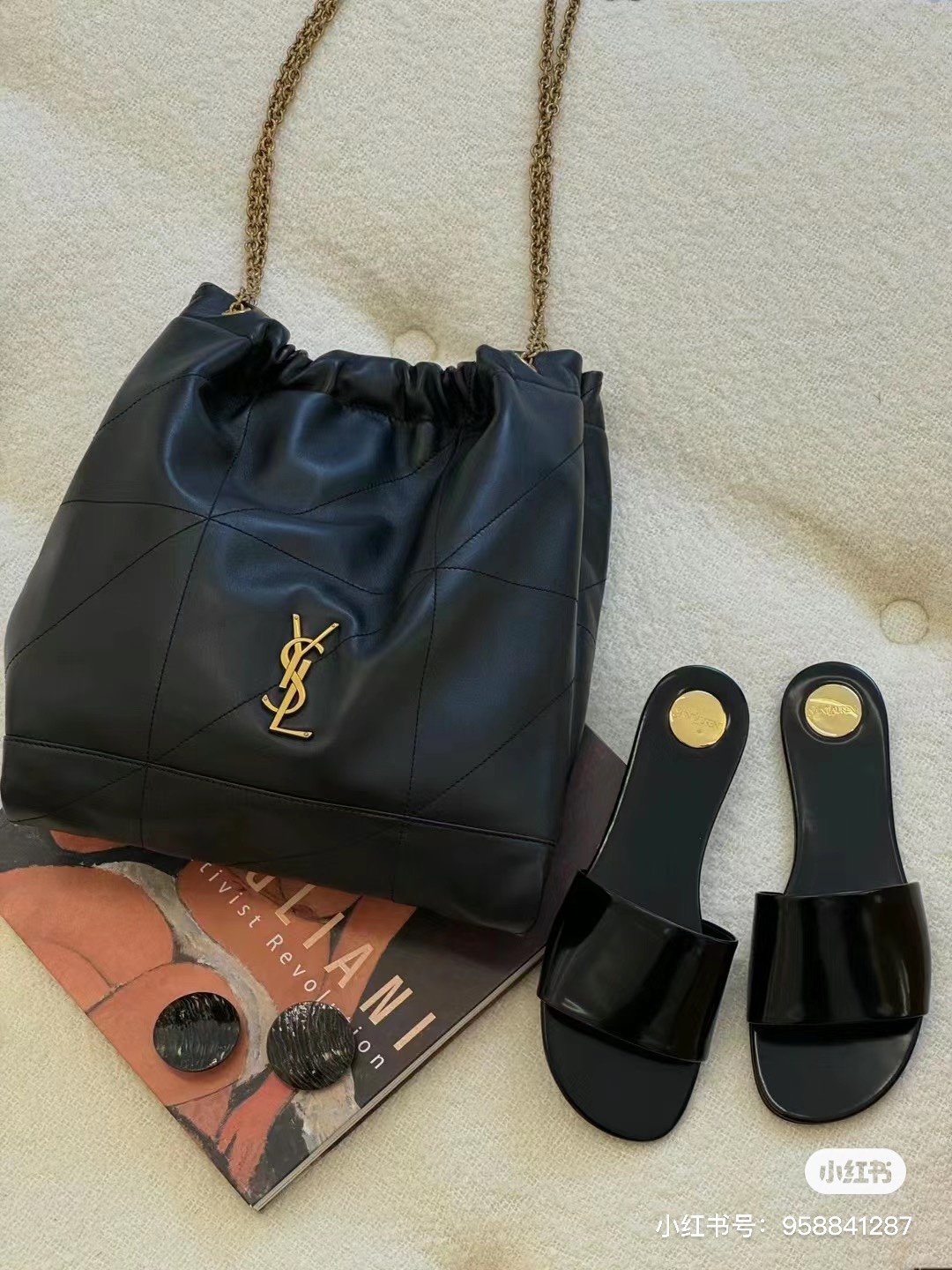 Saint Laurent The upper body style really works great