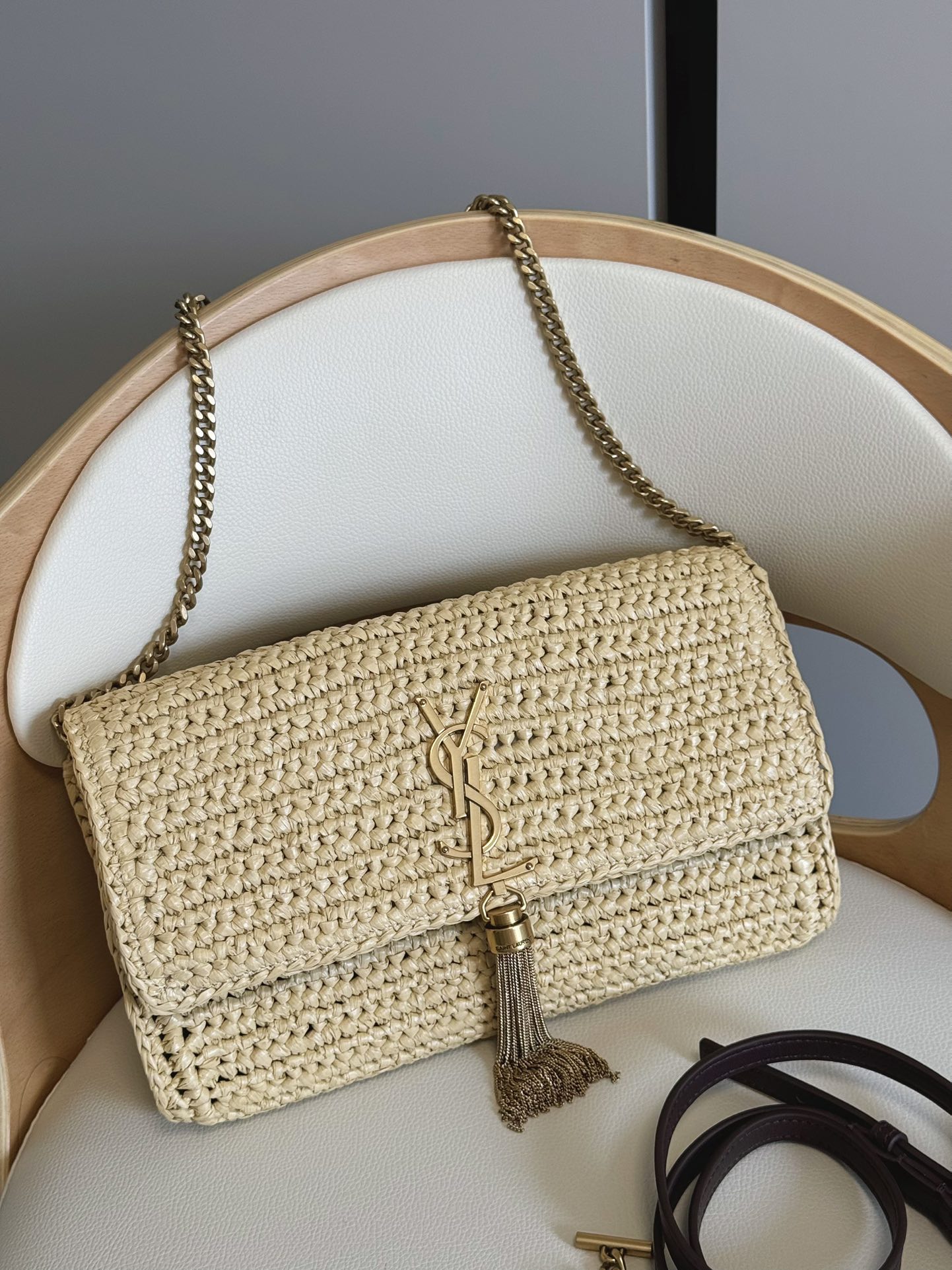 Saint Laurent Ysl kateHand-knitted model_