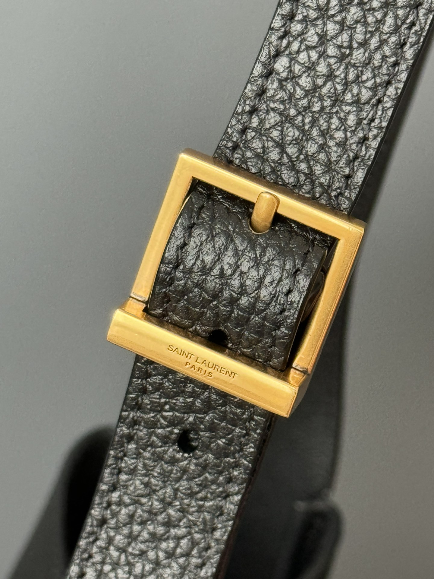 Saint Laurent Model official 809461